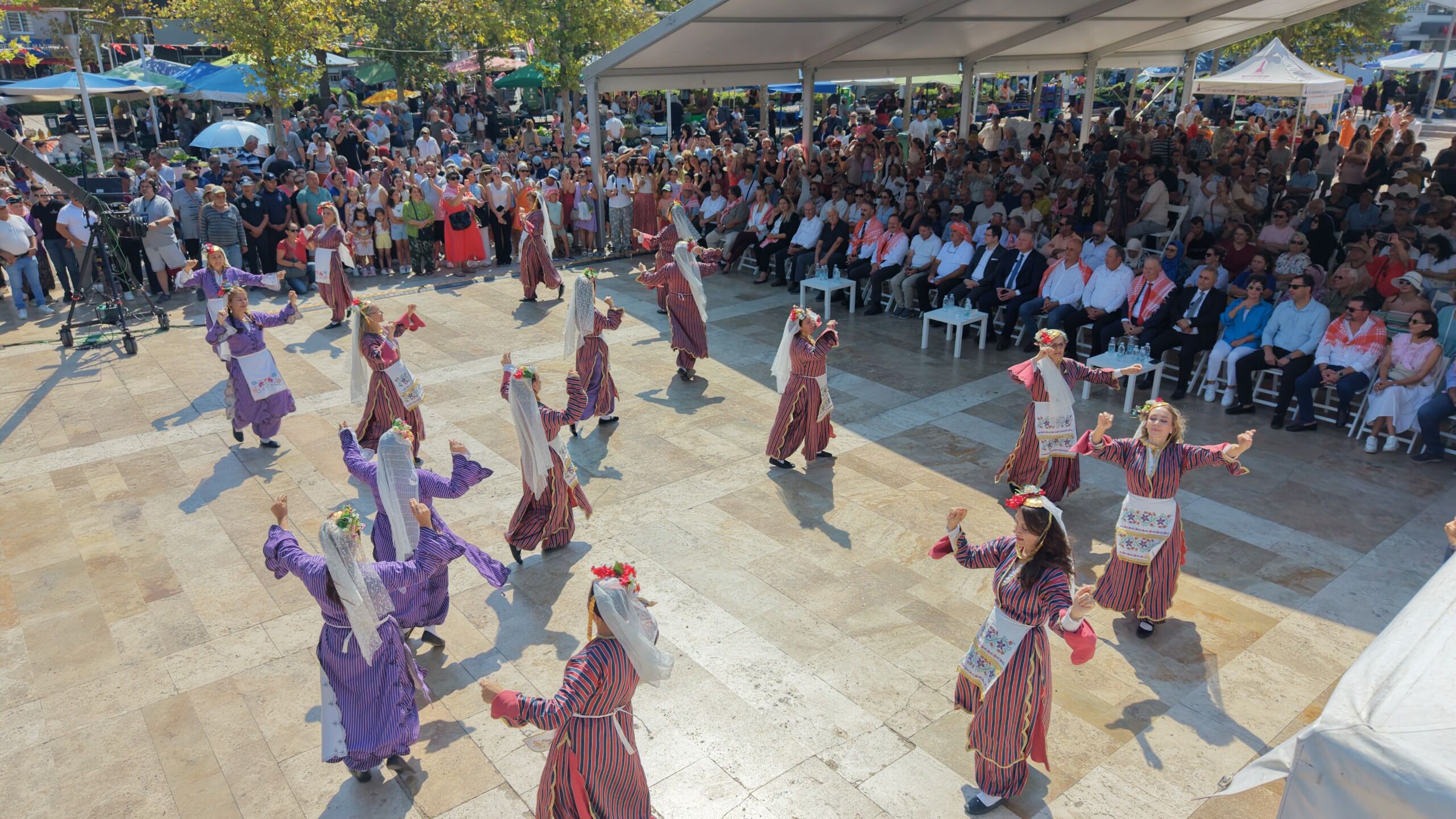 Urla’da Bağbozumu Coşkusu Bir Yılın Emeği Şenlikle Kutlanıyor! (1)-1