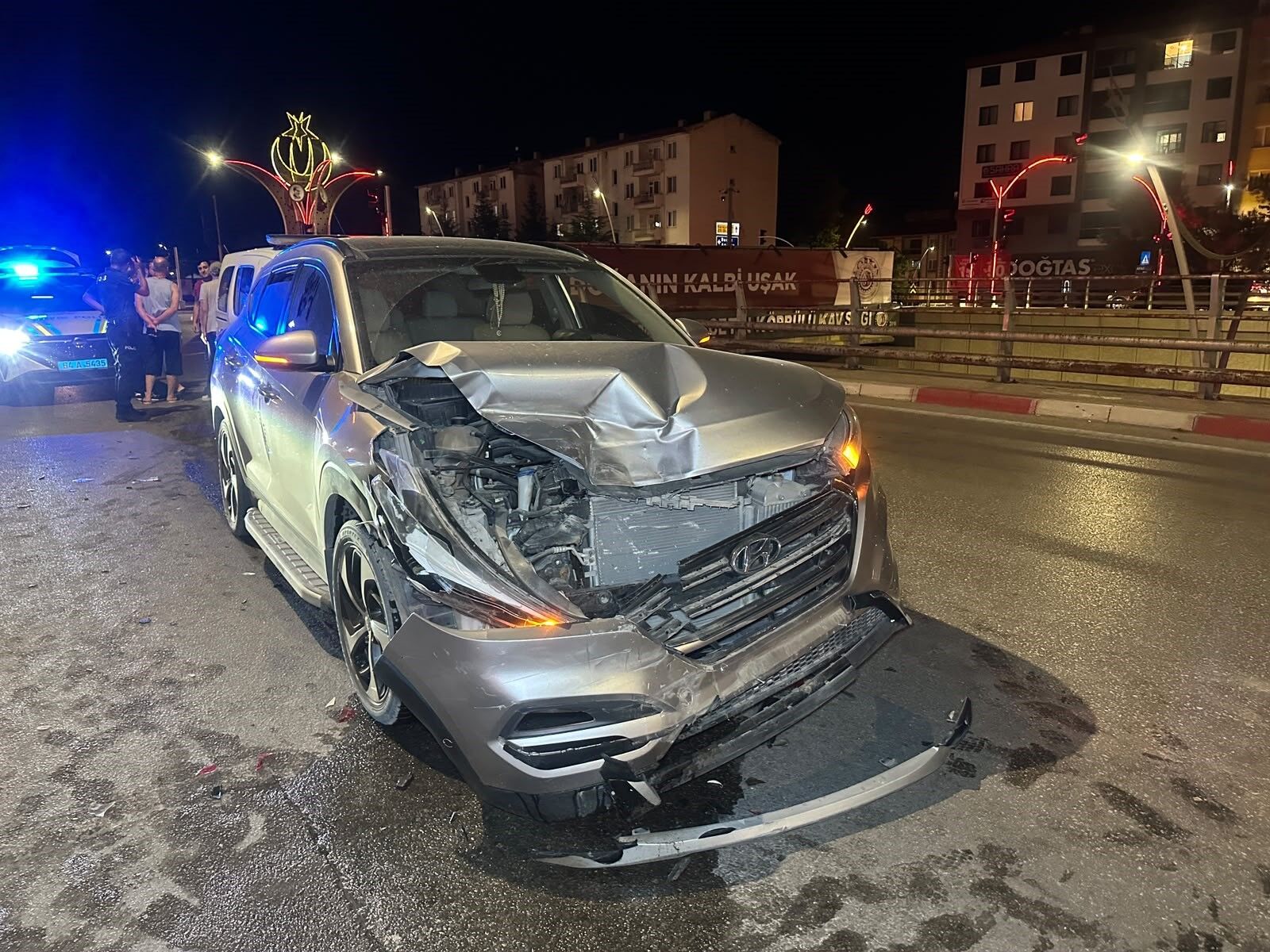 Uşak'ta Korkutan Kaza 2'Si Çocuk, 6 Kişi Hastaneye Kaldırıldı