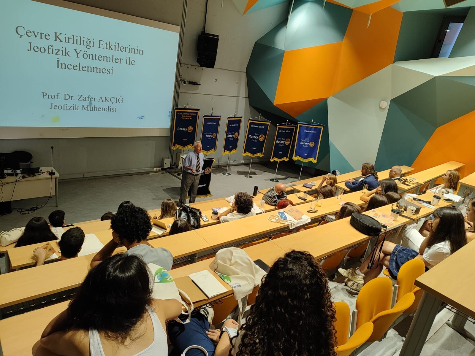 Yapay Zekâ’dan Çevre Dersine Rotary’nin Genç Liderleri Geleceği Tasarlıyor (3)