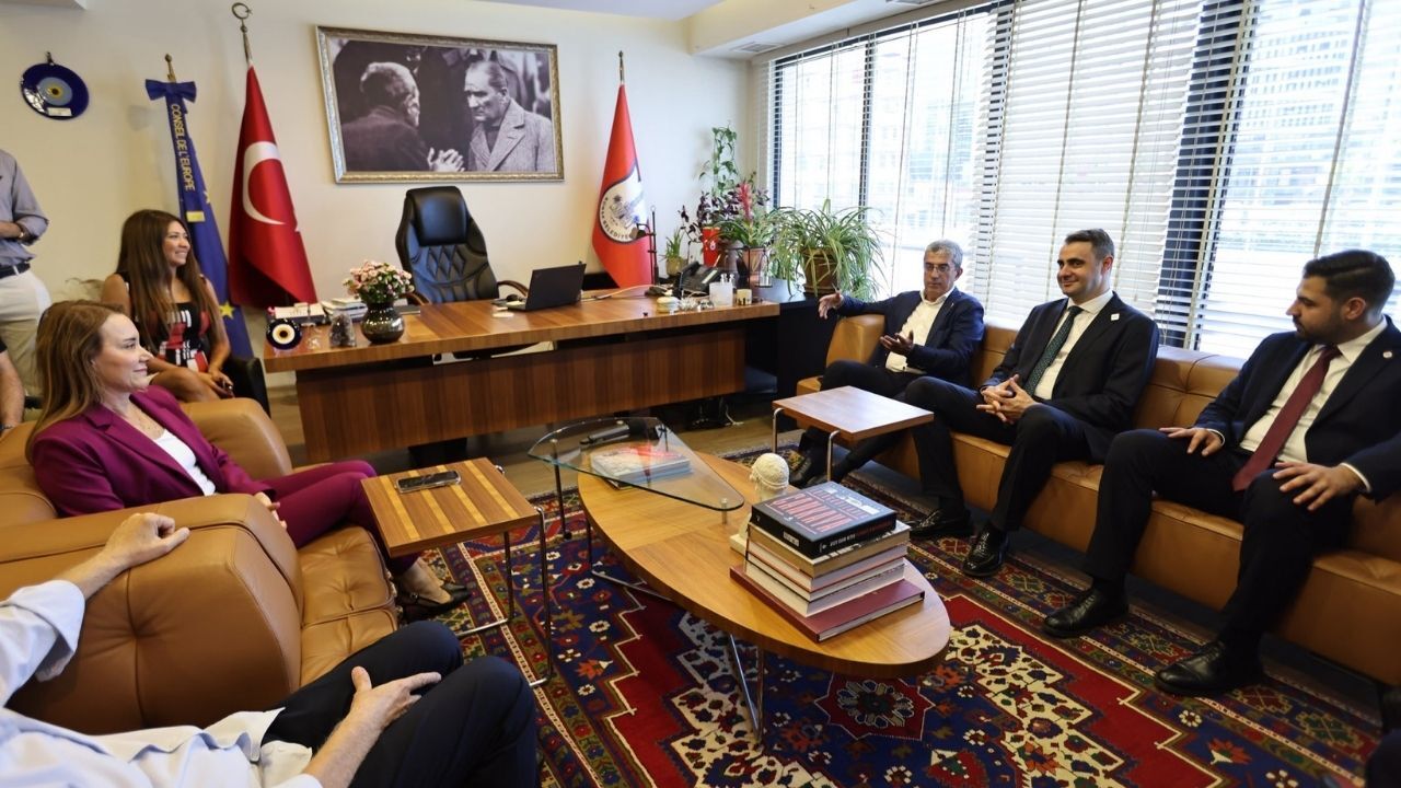 Yeni̇ Parti İzmir İl Başkanı Çağatay Güç'ten Konak Belediyesi'ne Ziyaret1
