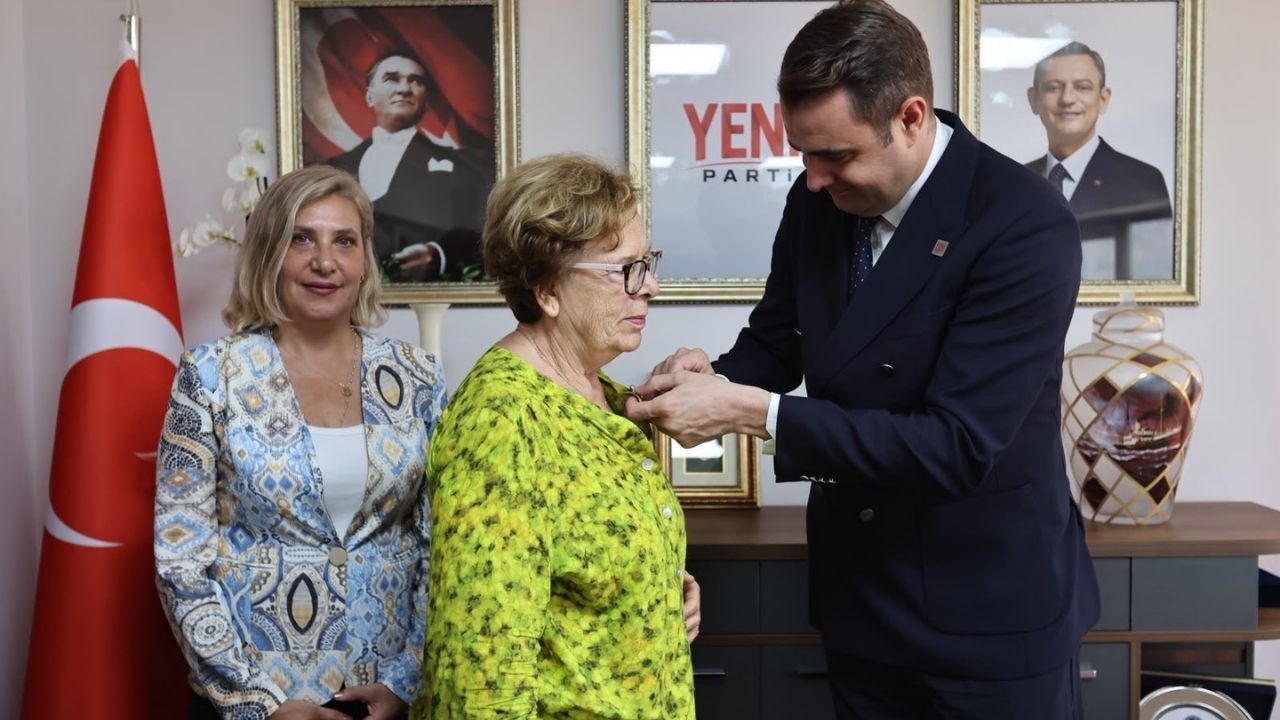 Yeni̇ Parti İzmir'de Büyüyor1