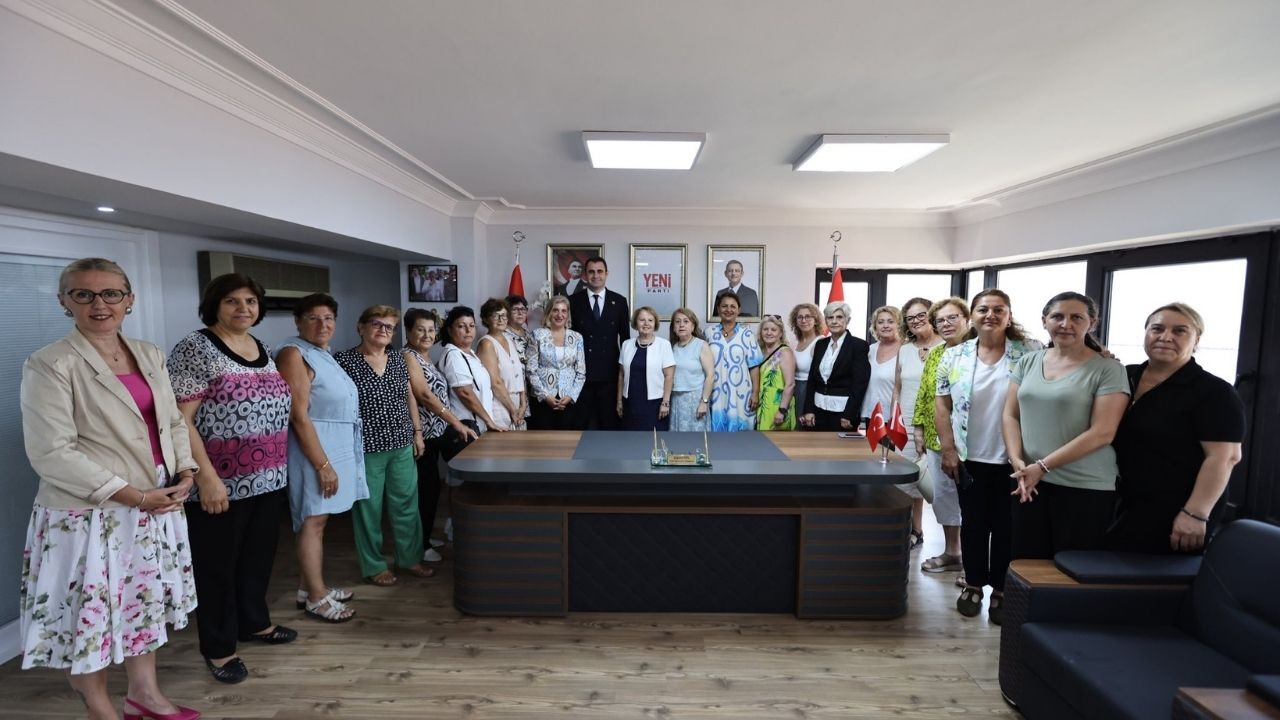 Yeni̇ Parti İzmir'de Büyüyor3