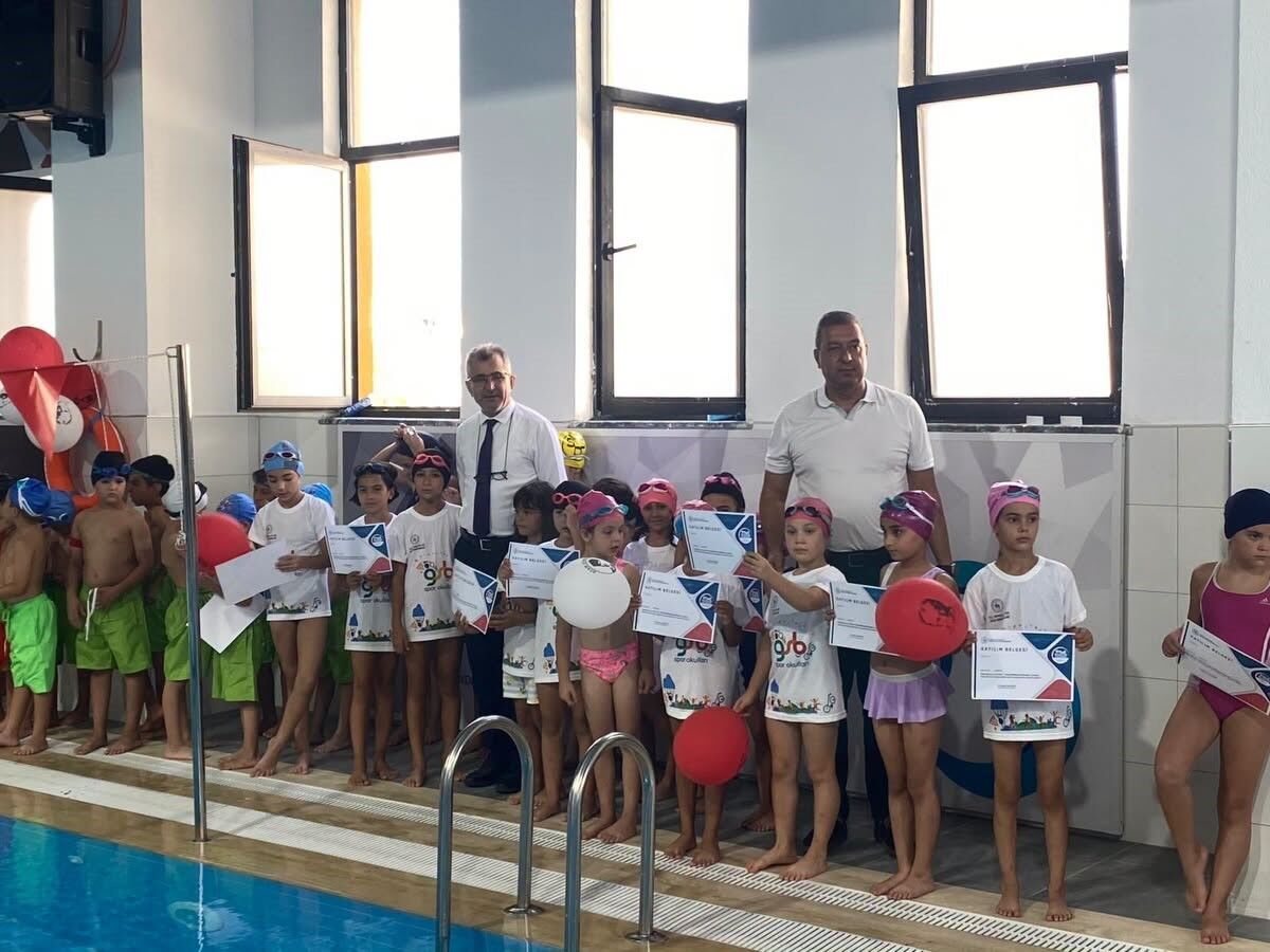 Yüzme Bilmeyen Kalmasın Söke’de 160 Çocuk Sertifikasını Aldı (3)