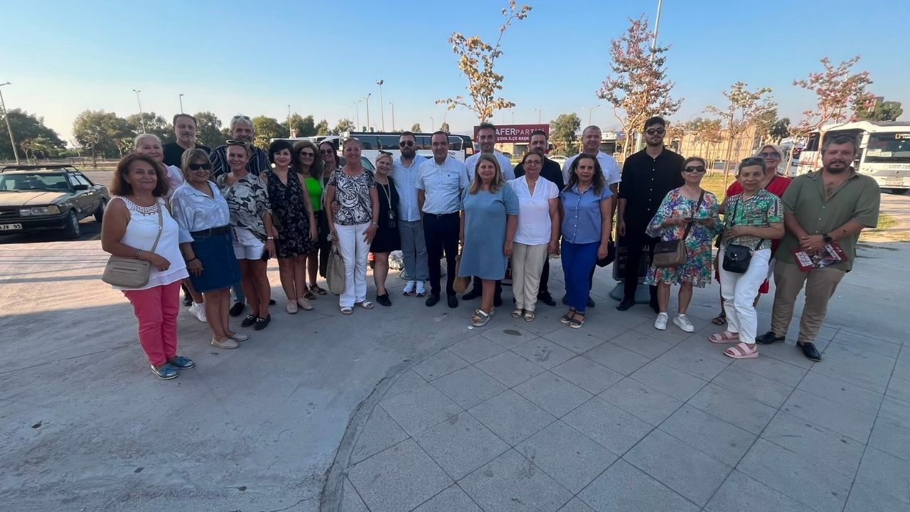 Zafer Partisi İzmir İl Başkanı Bezircilioğlu Siyasetçilere Seslendi1