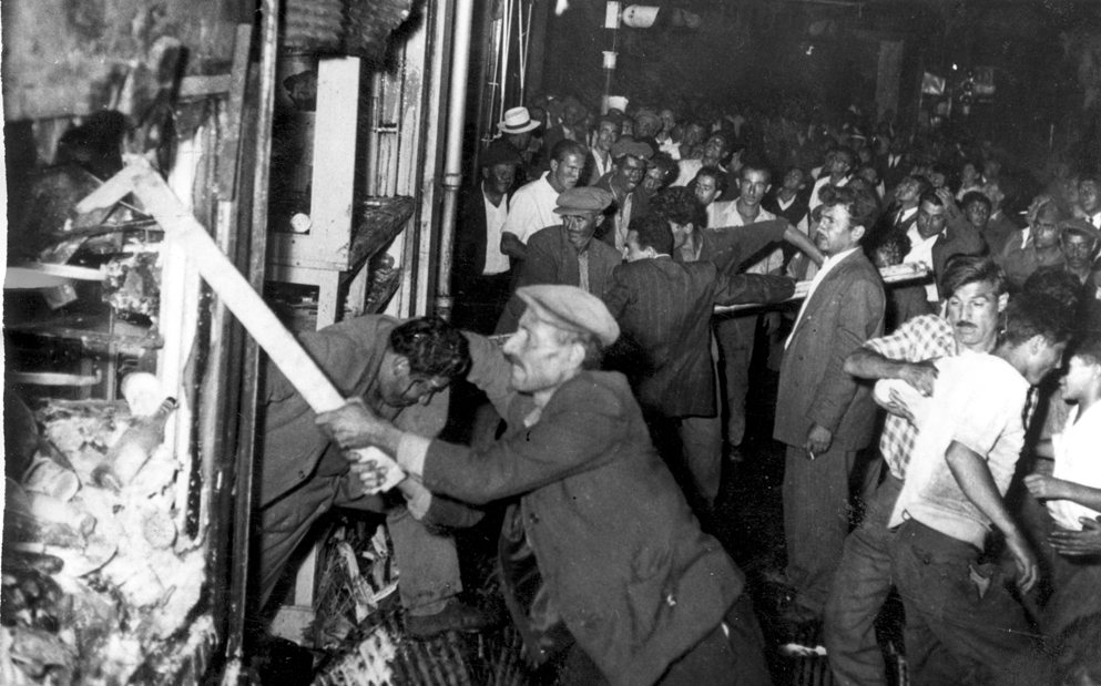 6 7 Eylül Olayları İzmir'de Tarihin Karanlık Sayfası! (3)