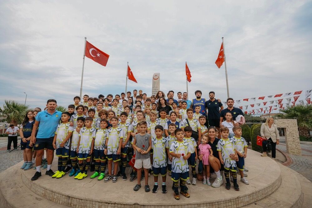 Alaçatı’nın Kurtuluşunun 104. Yılı Törenlerle Kutlandı (3)