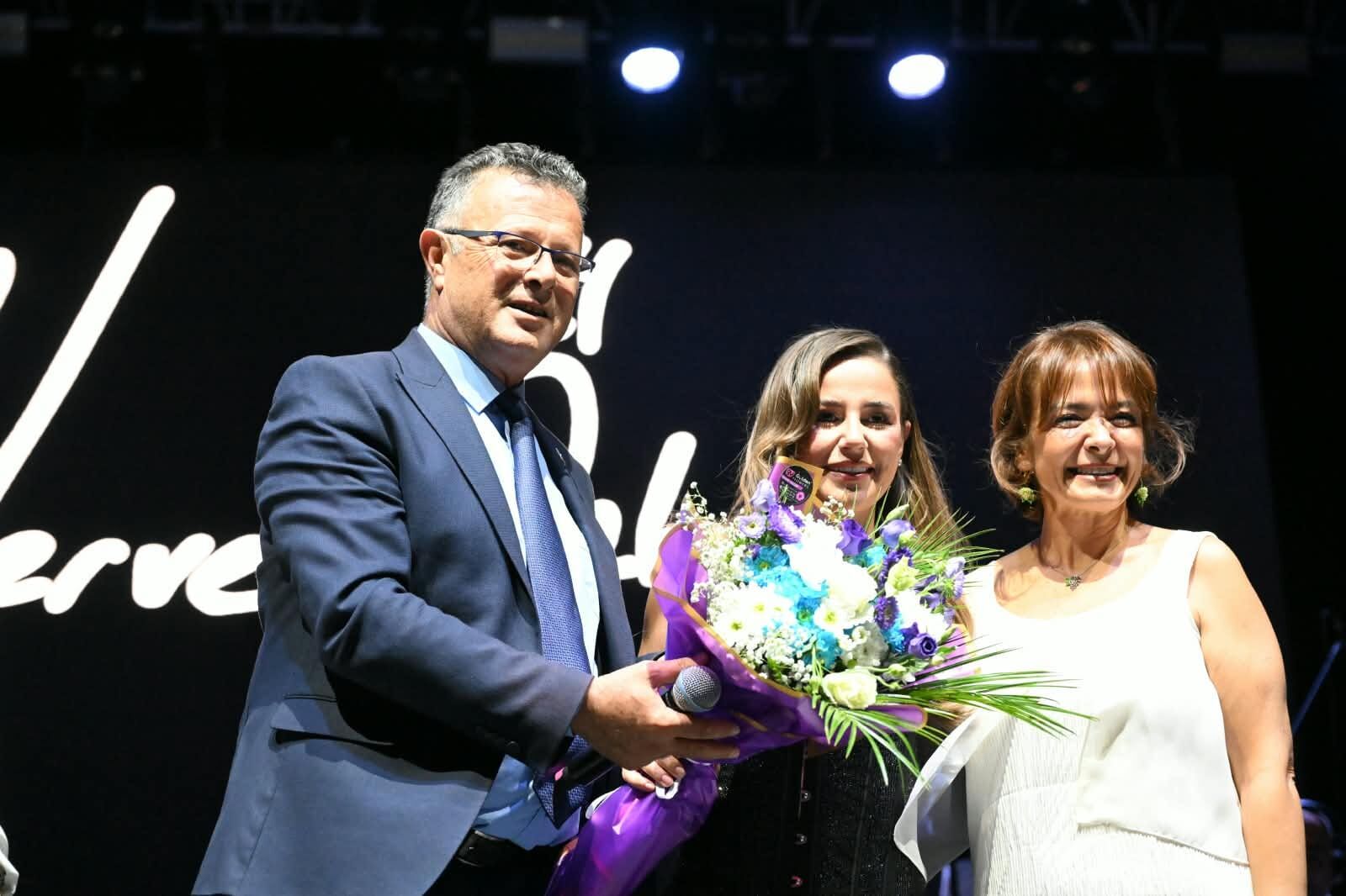 Alaşehir’in Kurtuluşunun 104. Yıl Dönümünde Merve Özbey Coşkusu (4)