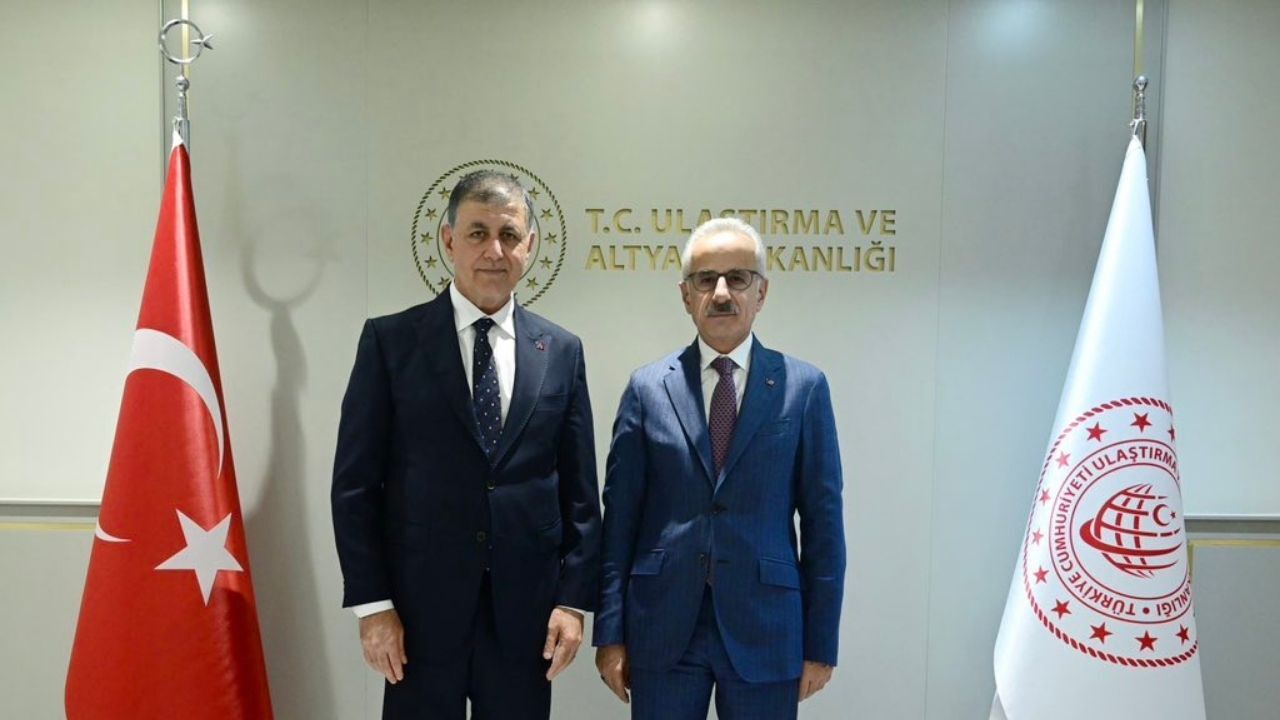 Ankara'da İzmir Ulaşımı Masada Başkan Tugay Ile Uraloğlu Bir Araya Geldi