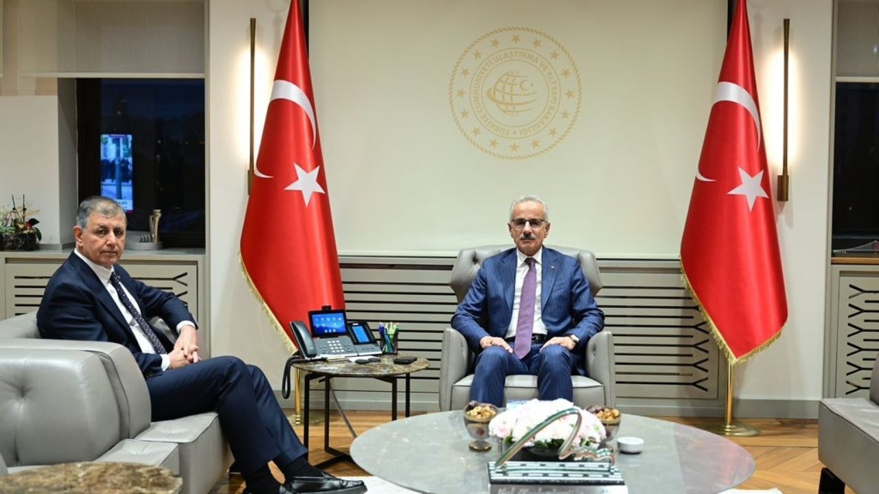Ankara'da İzmir ulaşımı masada: Başkan Tugay ile Uraloğlu bir araya geldi