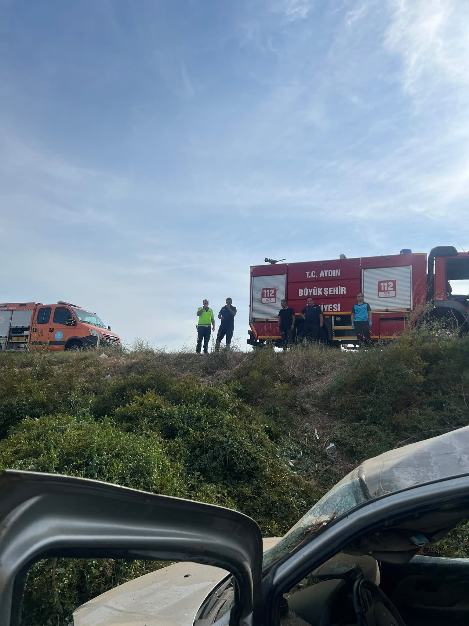 Aydın’da Tarlaya Uçan Araç Sabah Fark Edildi Sürücü Bulunamadı (4)