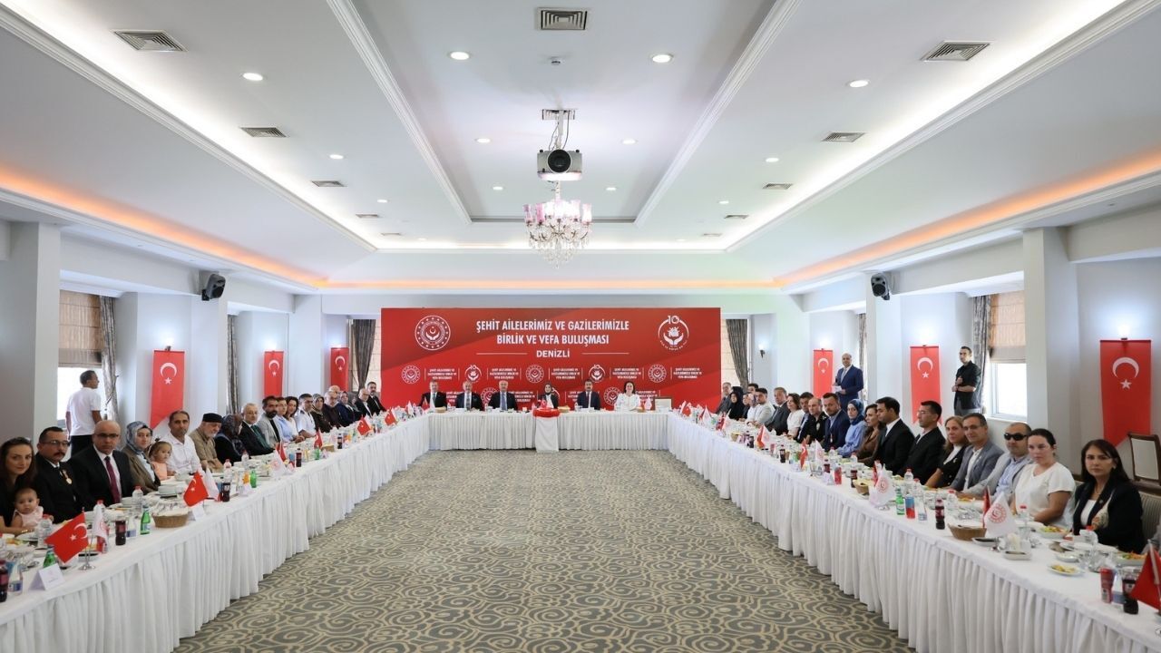 Bakan Göktaş'tan Denizli'de Terörsüz Türkiye Vurgusu Hiçbir Annenin Tekrar Gözyaşı Dökmesini Istemiyoruz1