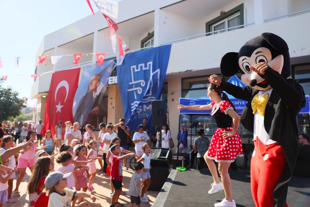 Balıkçılar 'Vira Bismillah' Dedi, Çeşme'de Bayram Havası Esti! (2)