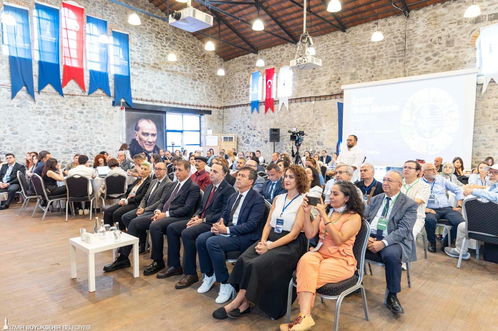 Başkan Tugay'dan 'Gıda Çölleri' Uyarısı Çocuklar Beslenemezse Fırsat Eşitliğinden Söz Edilemez! (5)