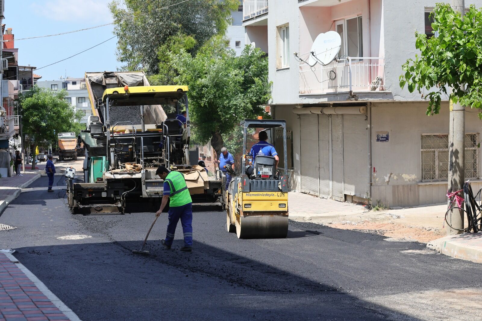 Bayraklı'da 25 Noktada Asfaltlama Tamamlandı, 5 Yeni Nokta Sırada! (5)