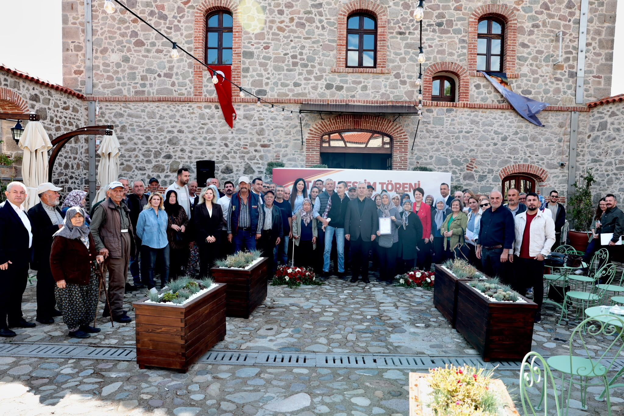 Bergama’da Hak Sahipleri Tapularına Kavuştu (4)