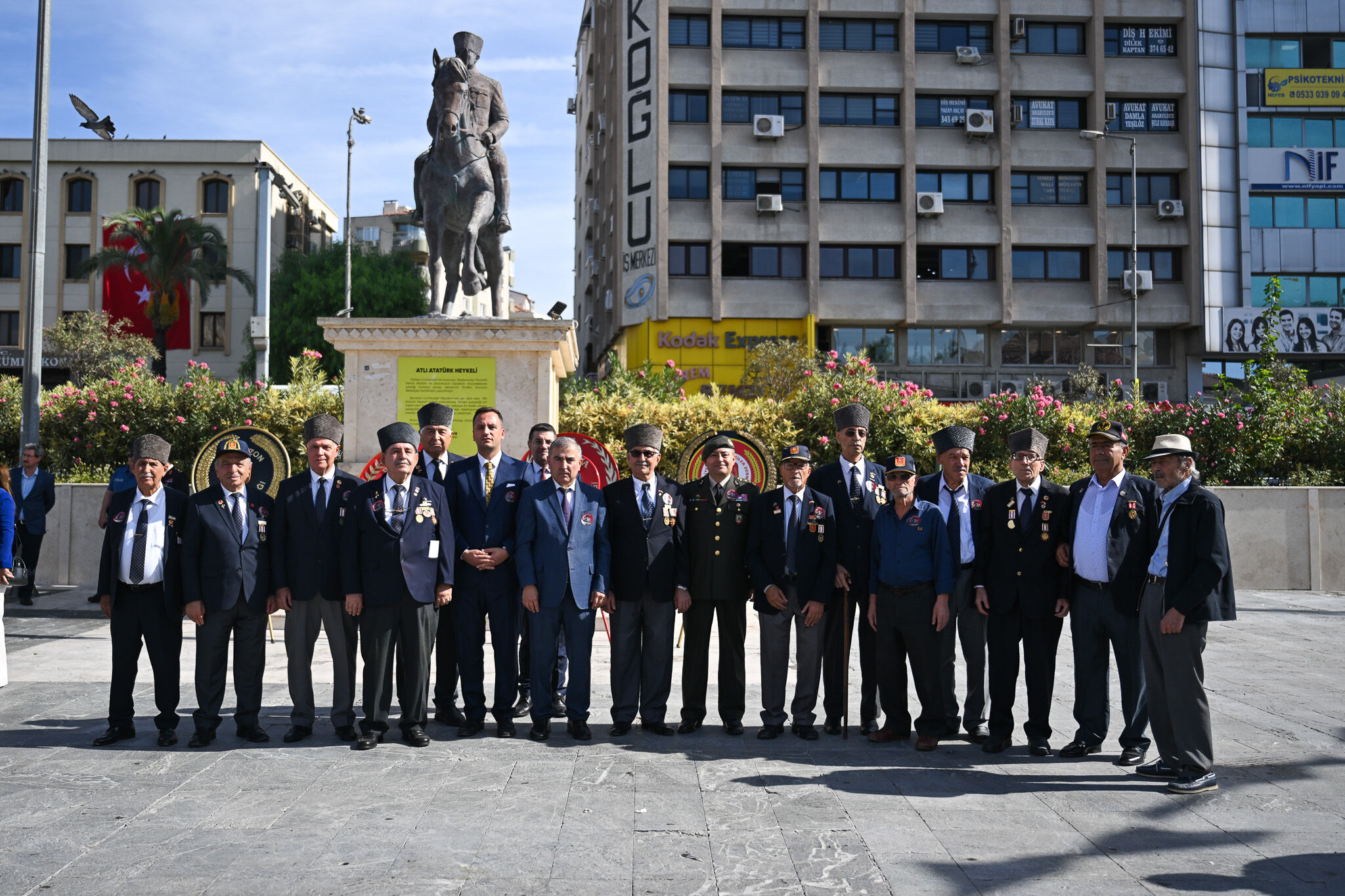 Bornova'da 19 Eylül Gaziler Günü Törenle Kutlandı (2)