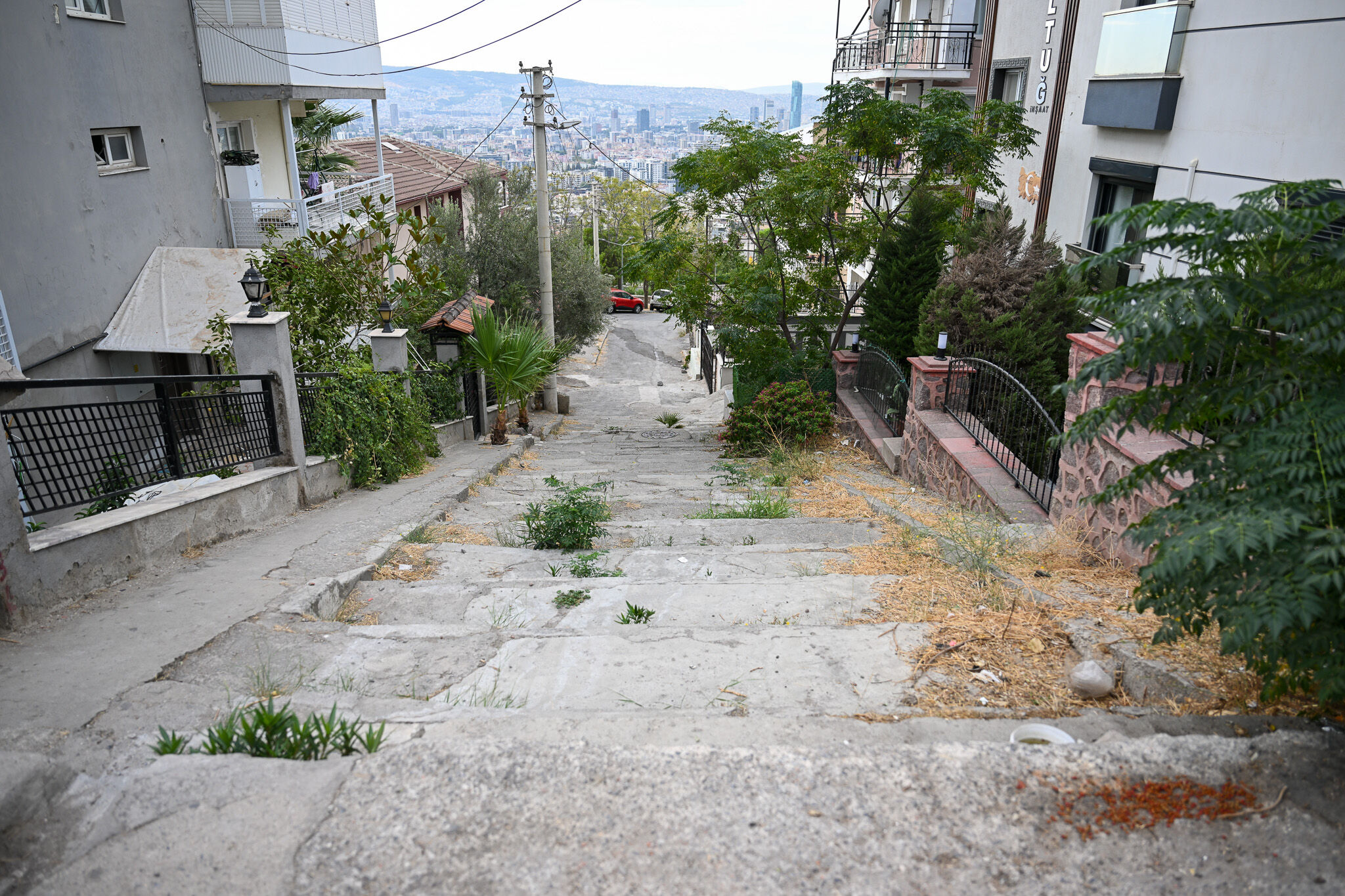 Bornova'da 20 Yıllık Çile Bitiyor Başkan Eşki'den Çifte Merdiven Müjdesi (2)