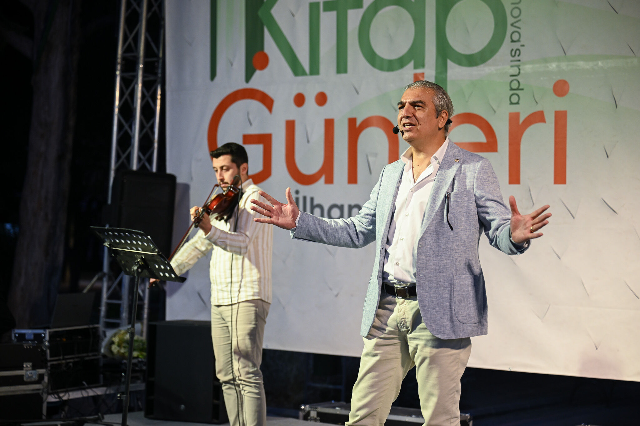 Bornova’da 7. Homeros Kitap Günleri Başladı İşte 4 Ekim’e Kadar Sürecek Dev Program! (1)