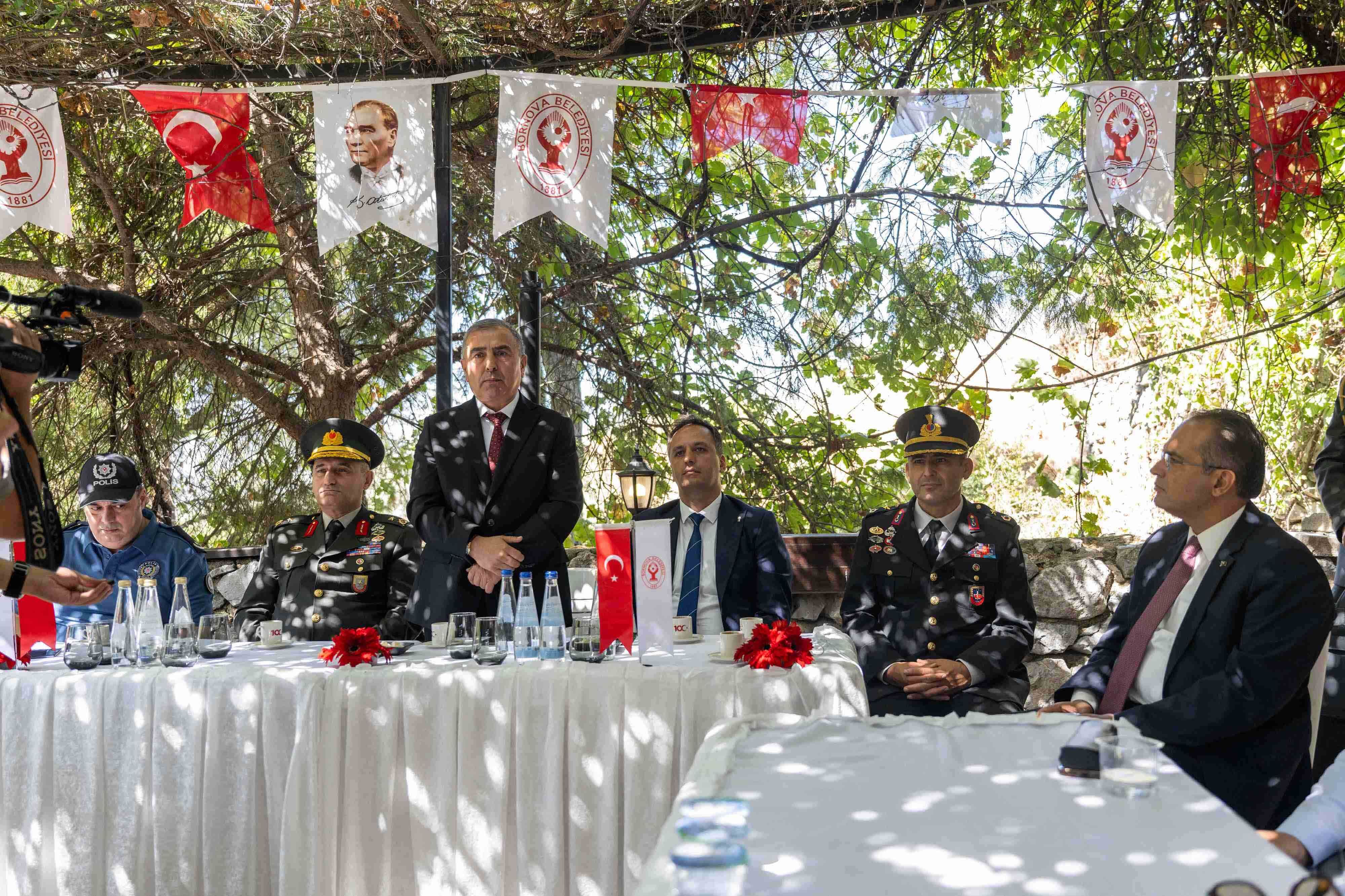 Bornova’da 9 Eylül Coşkusu Belkahve’de Tarihi Gün (3)