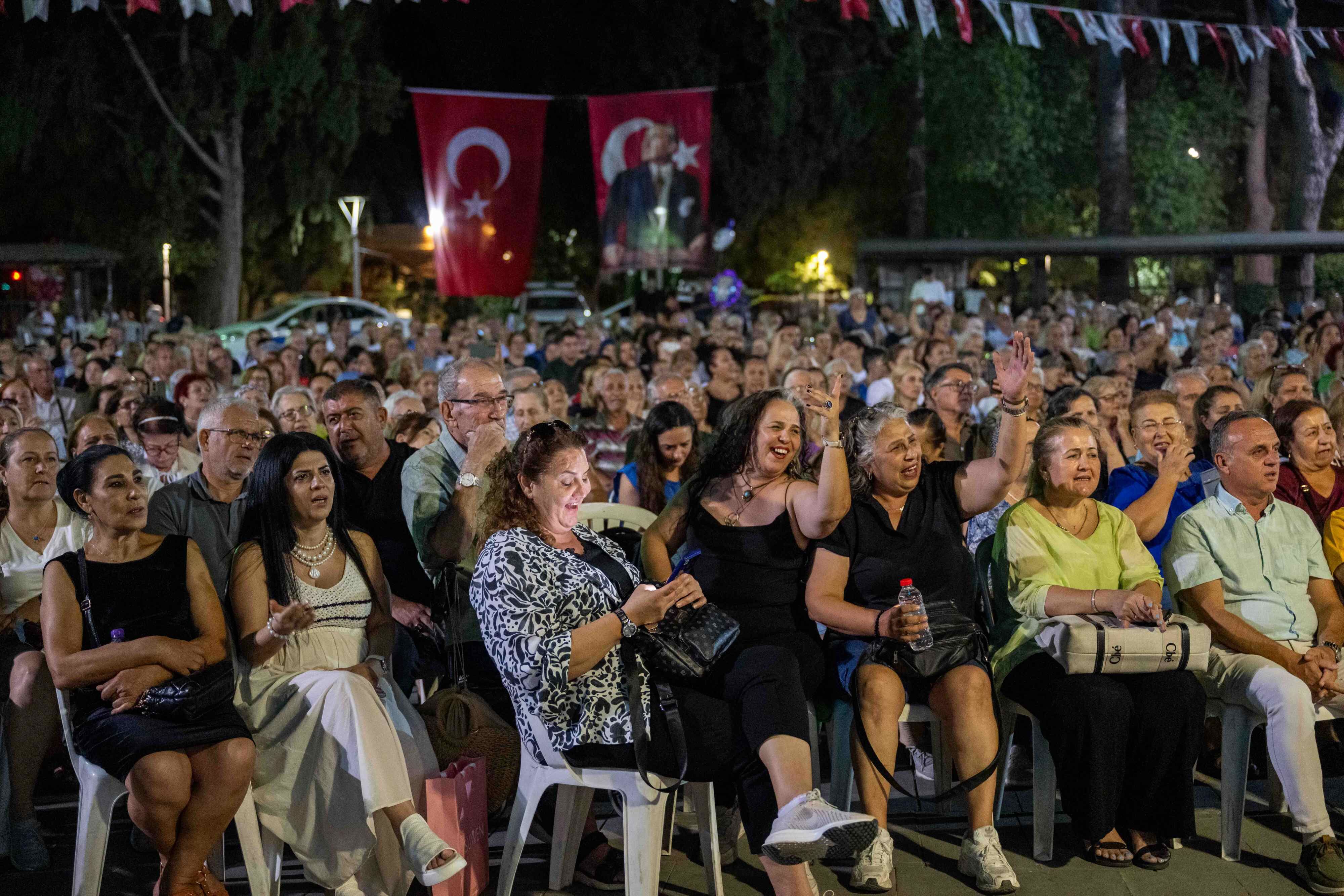 Bornova’da 9 Eylül Coşkusu Binlerce Kişi Tek Yürek Oldu (5)
