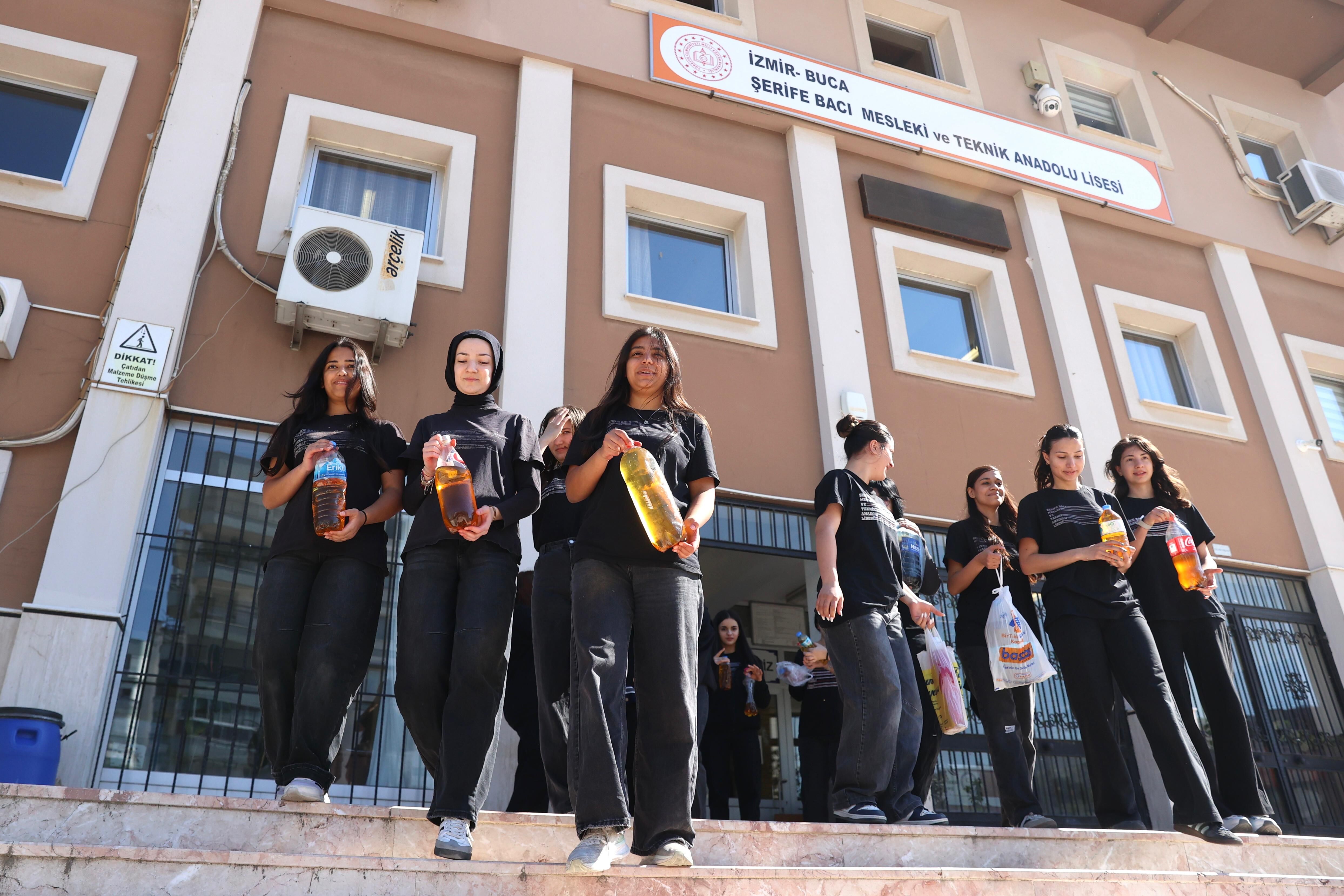 Buca’da 120 Bin Litreden Fazla Atık Yağ Geri Dönüşüme Kazandırıldı (3)