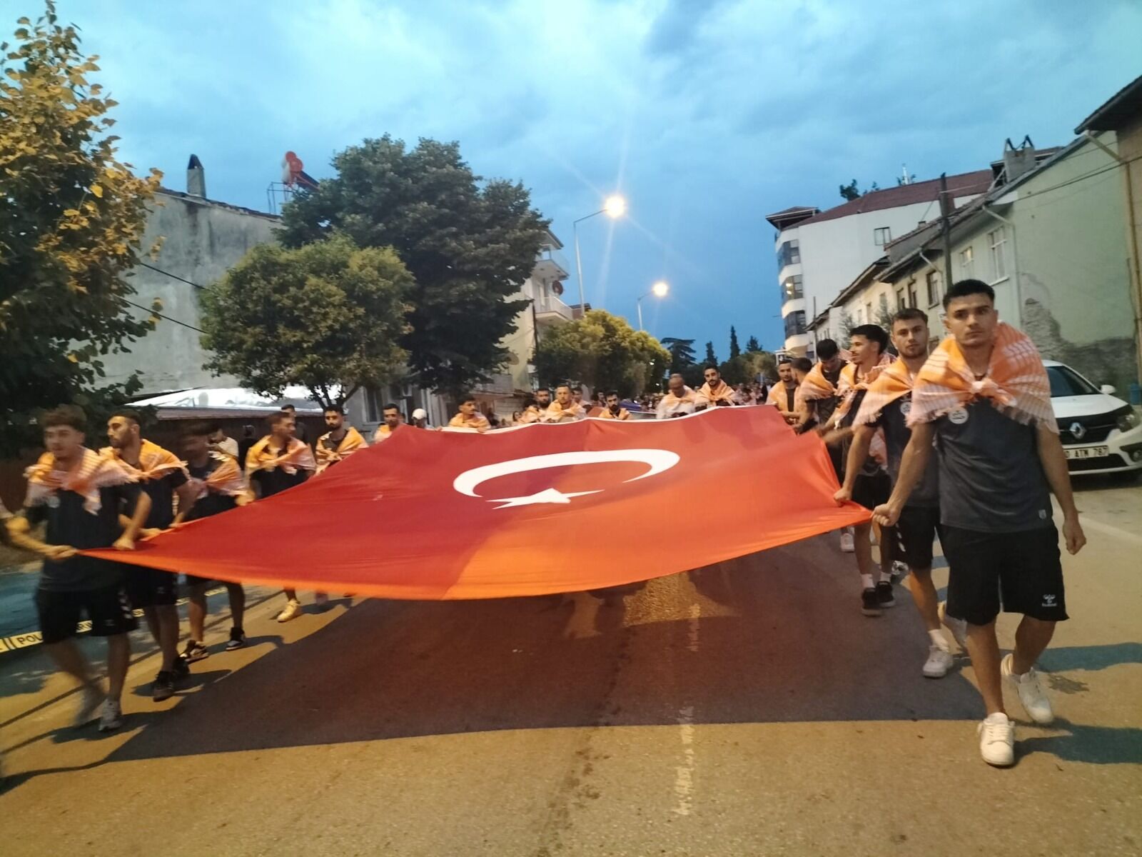 Çal'da Bağbozumu Coşkusu Yağmura Rağmen Çoşku Dinmedi (2)-1