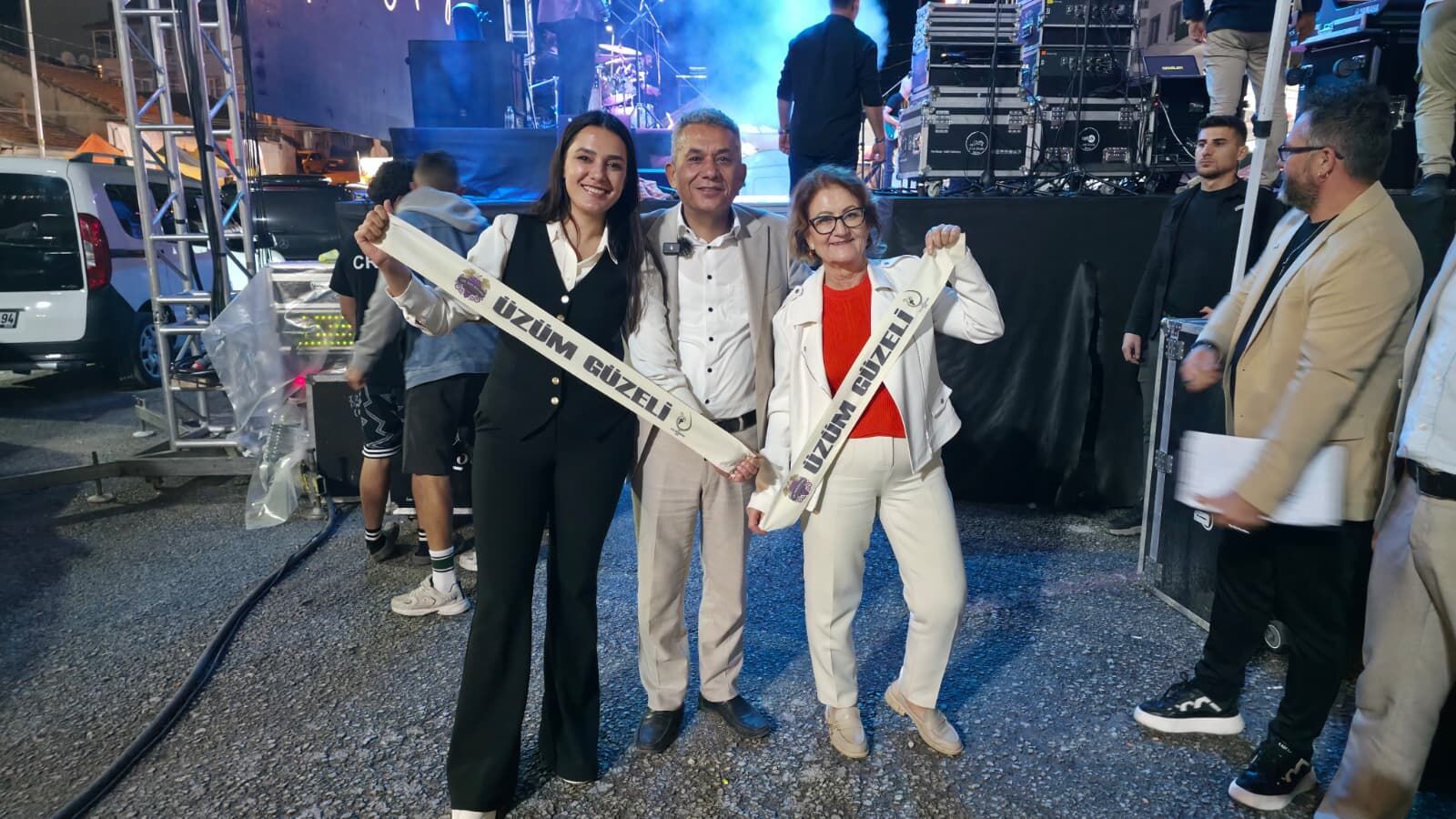 Çal'da Bağbozumu Coşkusu Yağmura Rağmen Çoşku Dinmedi (3)