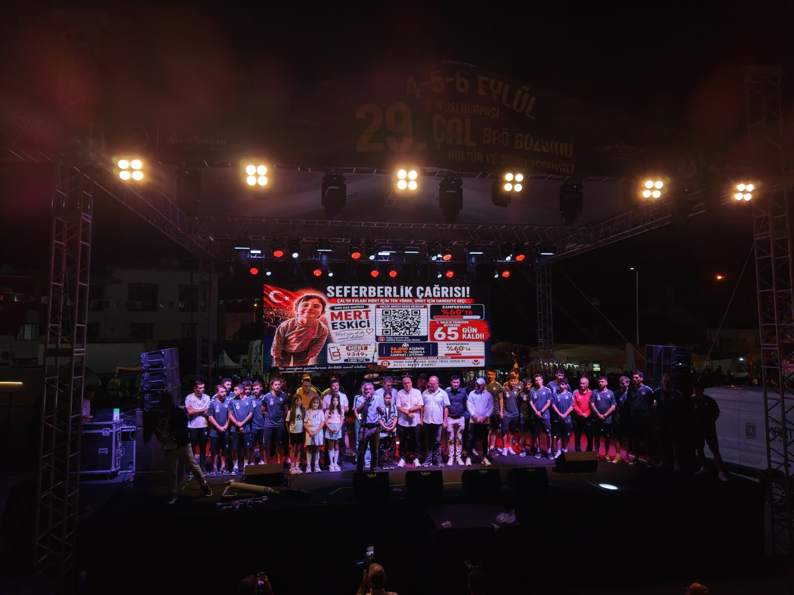 Çal’da Festival Coşkusu Doruğa Çıktı! Murat Kekilli Geceye Damga Vurdu (13)
