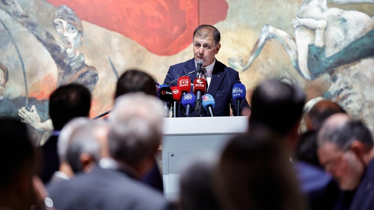 Cemil Tugay’dan İzmir'de Nâzım Hikmet Vurgusu Ulu Çınarın Mirasını Yaşatıyoruz1