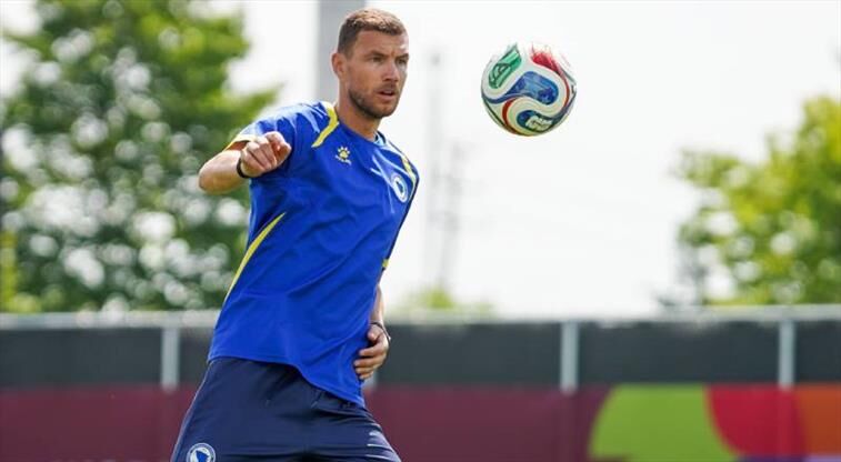 Edin Džeko Milli Takımı Bırakacağını Açıkladı Džeko Milli Formaya Ne Zaman Veda Edecek (4)