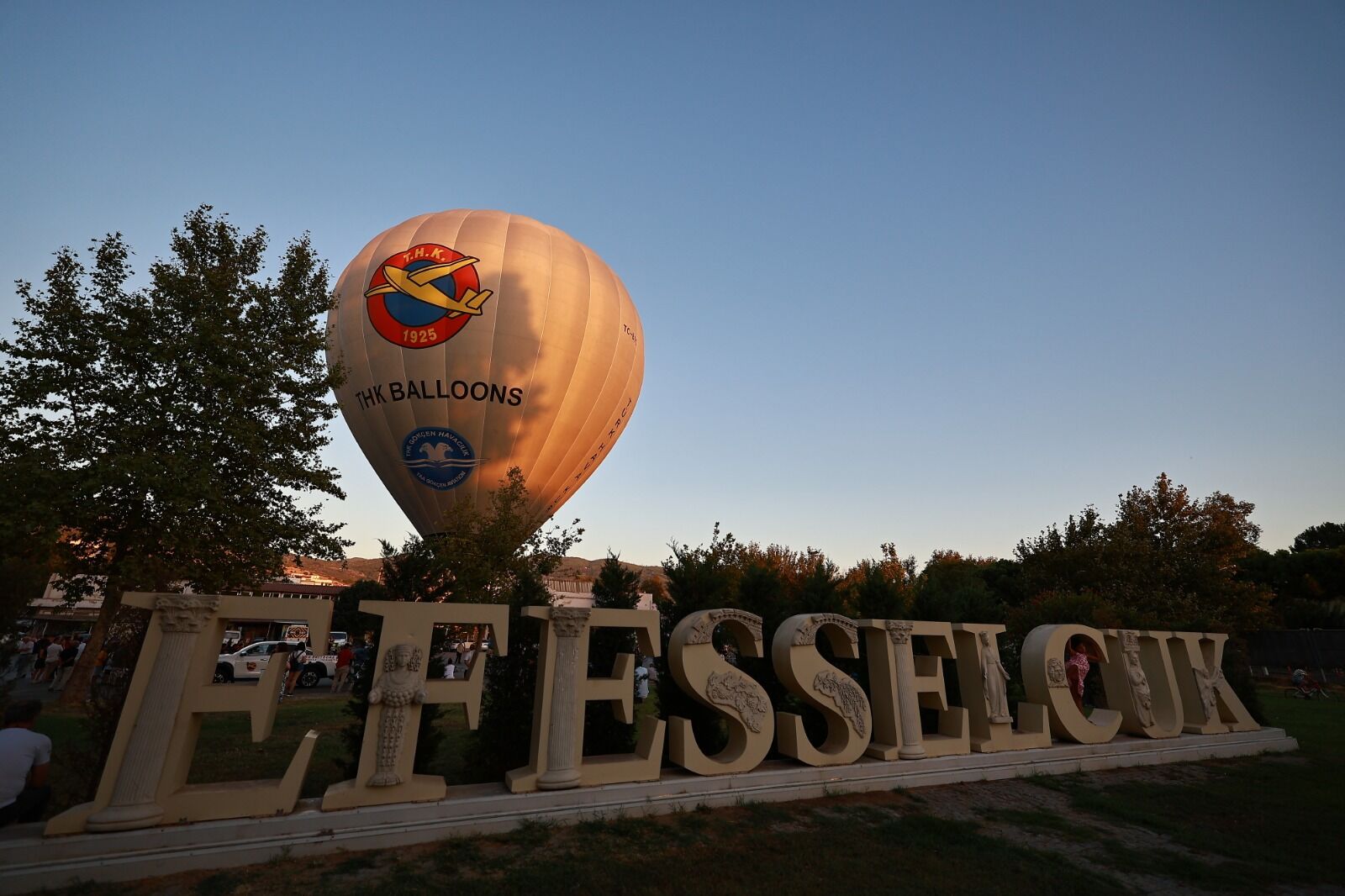 Efest 2026’Da Iki Anlamlı Açılış Dostluk Saati Yeniden Kentte (2)