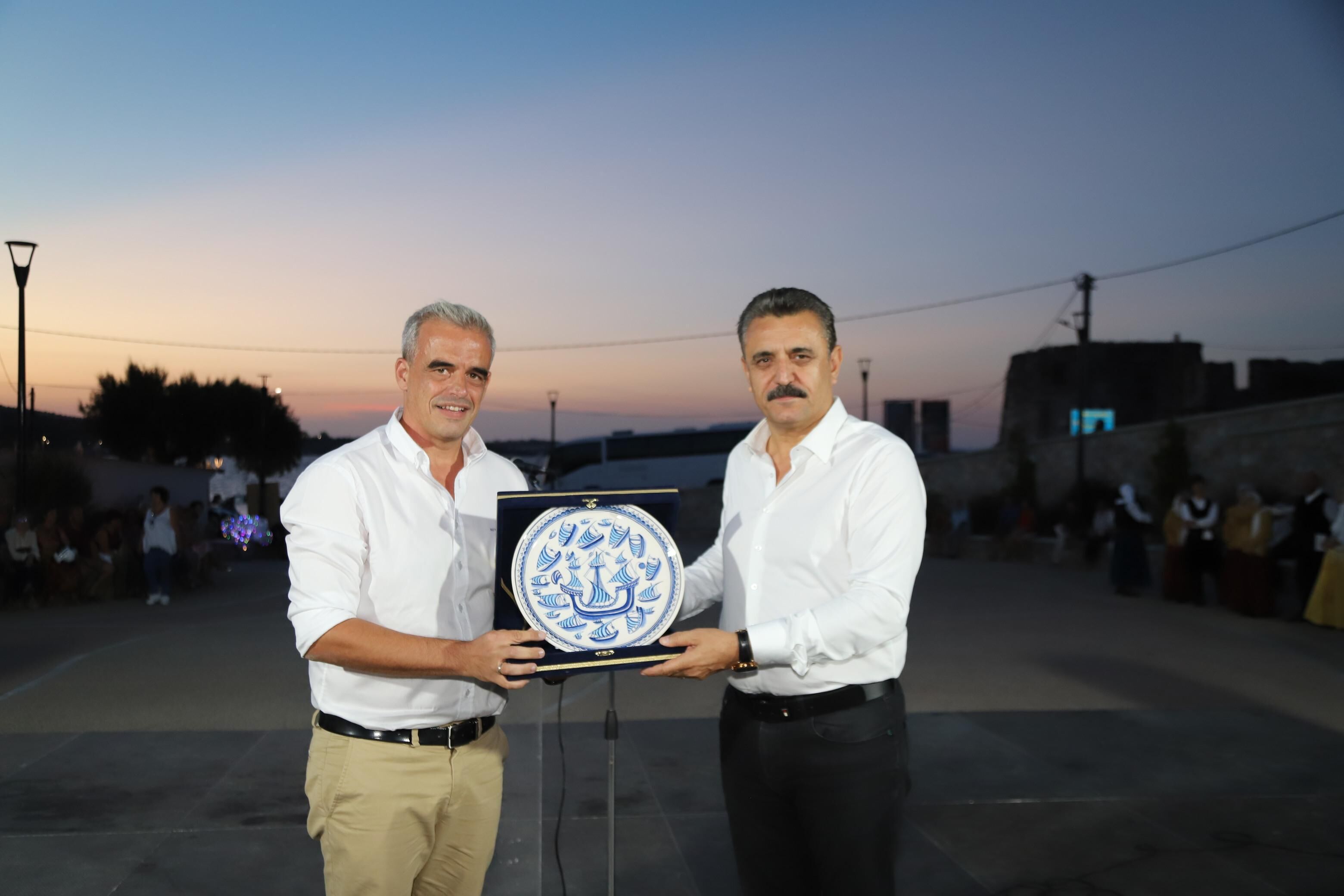 Ege’nin Iki Yakasında Barış Dansı! (2)