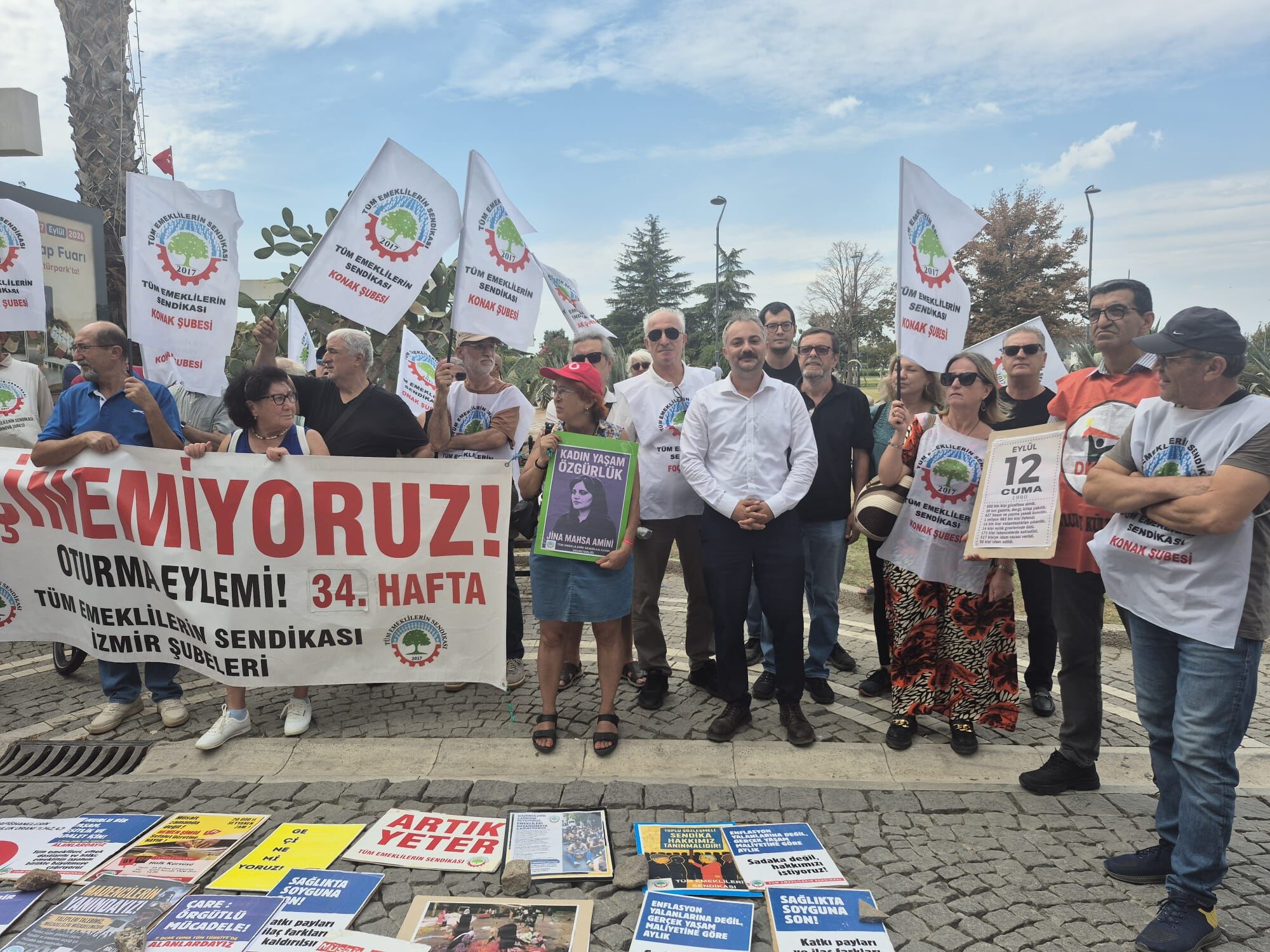 Emeklilerin Geçim Eylemi Sürüyor 34 Haftadır Meydanlarda Hak Arıyorlar (4)