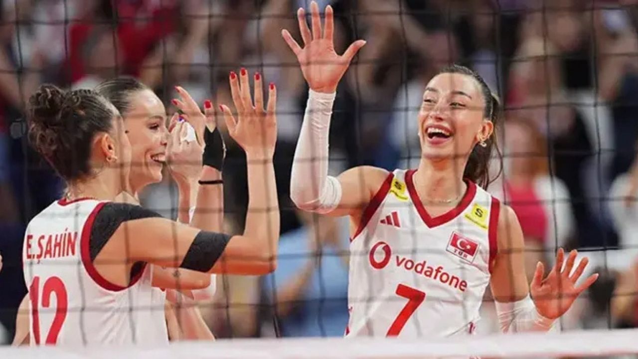 Filenin Sultanları Sırbistan'ı Geçerek Avrupa Şampiyonası'nda Finalde!2