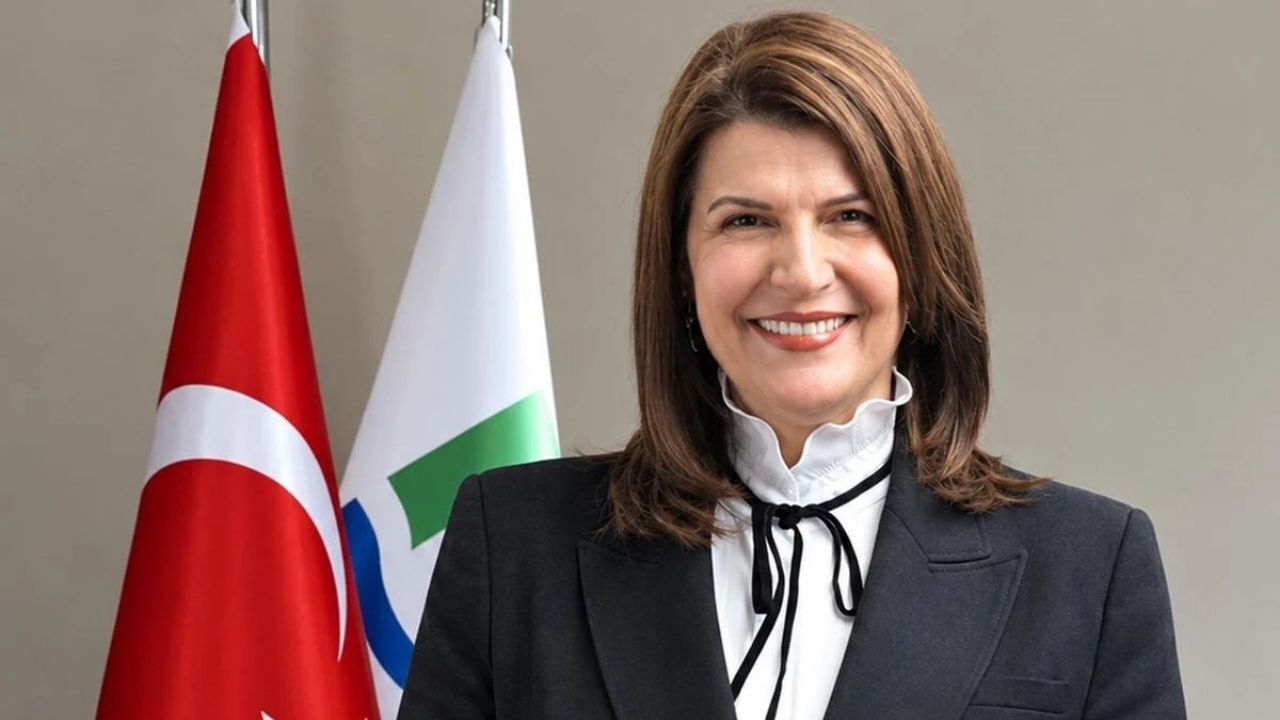 Foça Belediye Başkanı Saniye Bora Fıçı Ak Parti'ye Katılıyor Iddiası