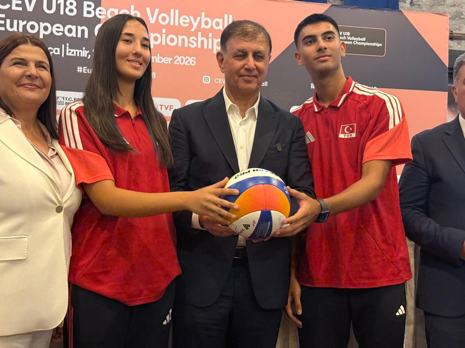 Foça'da Tarihi Organizasyon U18 Plaj Voleybolu Avrupa Şampiyonası Heyecanı Başlıyor! (2)