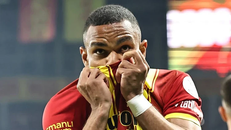 Göztepe'de Yeni Transfer Armstrong Kulübede Juan Fark Yaratıyor! (3)