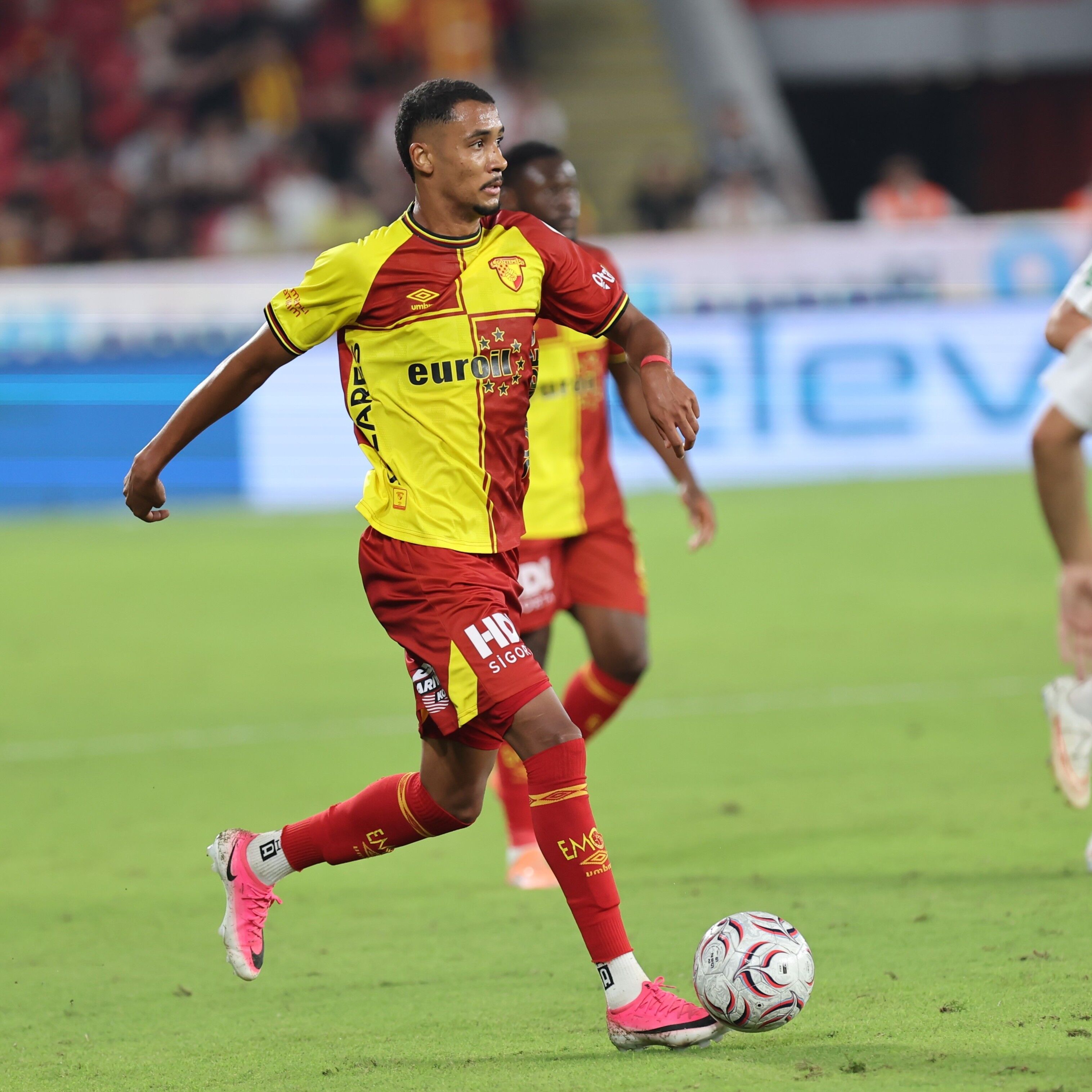 Göztepe’nin Yeni Transferi Andre Henrique Istenileni Veremedi (2)