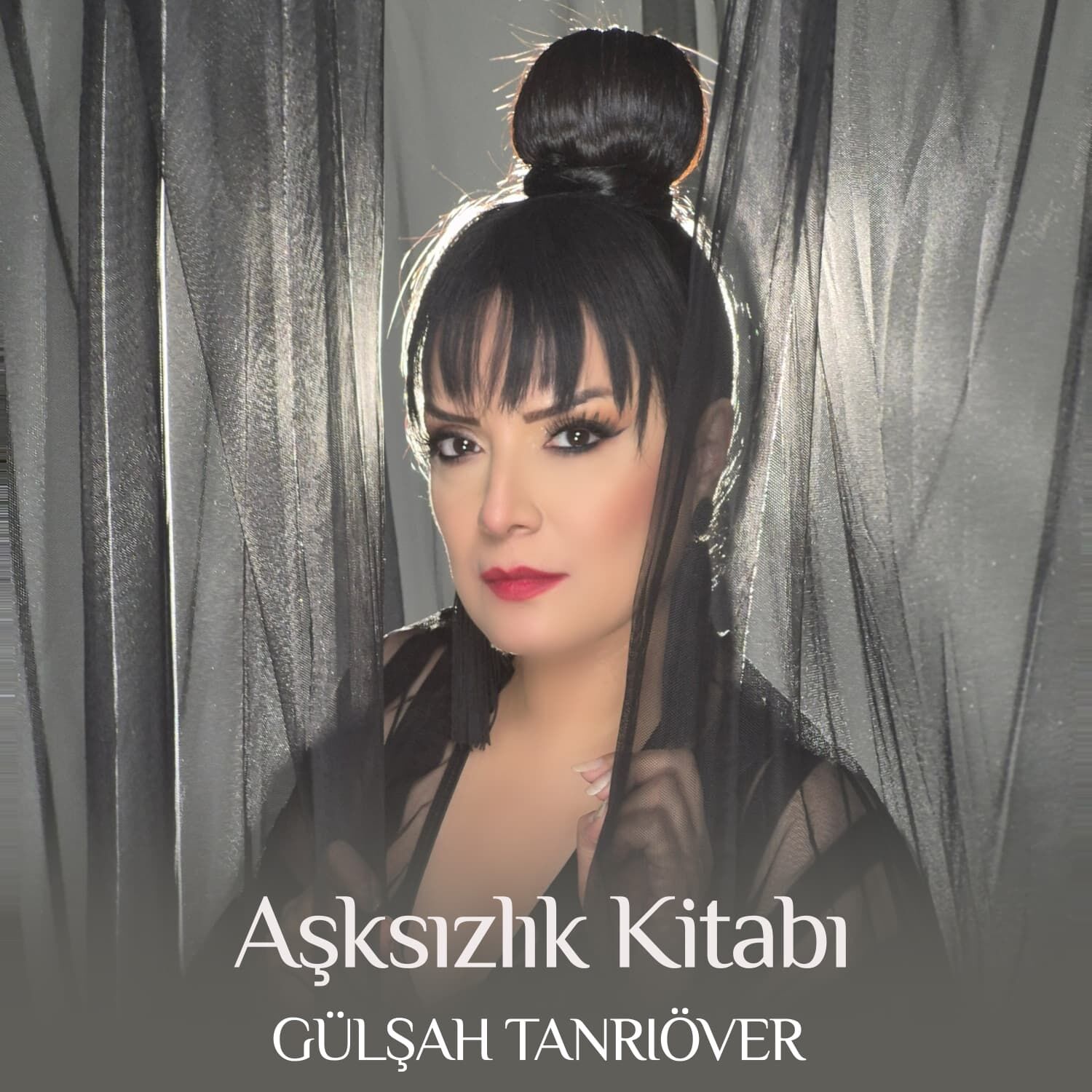 Gülşah Tanrıöver’den Dokunaklı Bir Sonbahar Anlatısı Aşksızlık Kitabı (1)