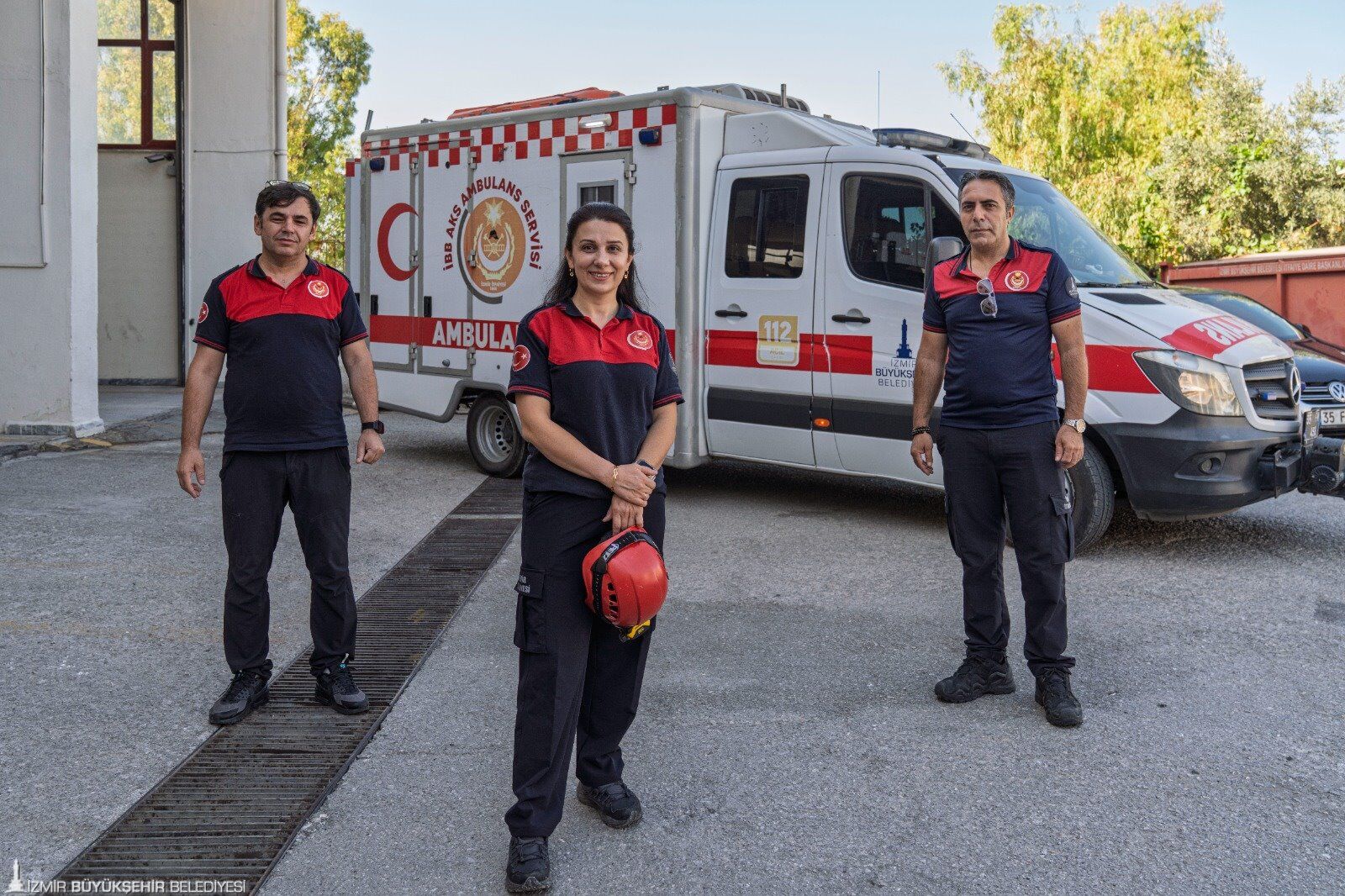 İhbara Gittiler Bebekle Döndüler İzmir Itfaiye Paramedikleri Doğum Yaptırdı! (3)