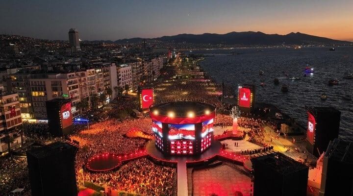 Izmir Deki 9 Eylul Kutlamalarina Oscar Odulu 1083488 5