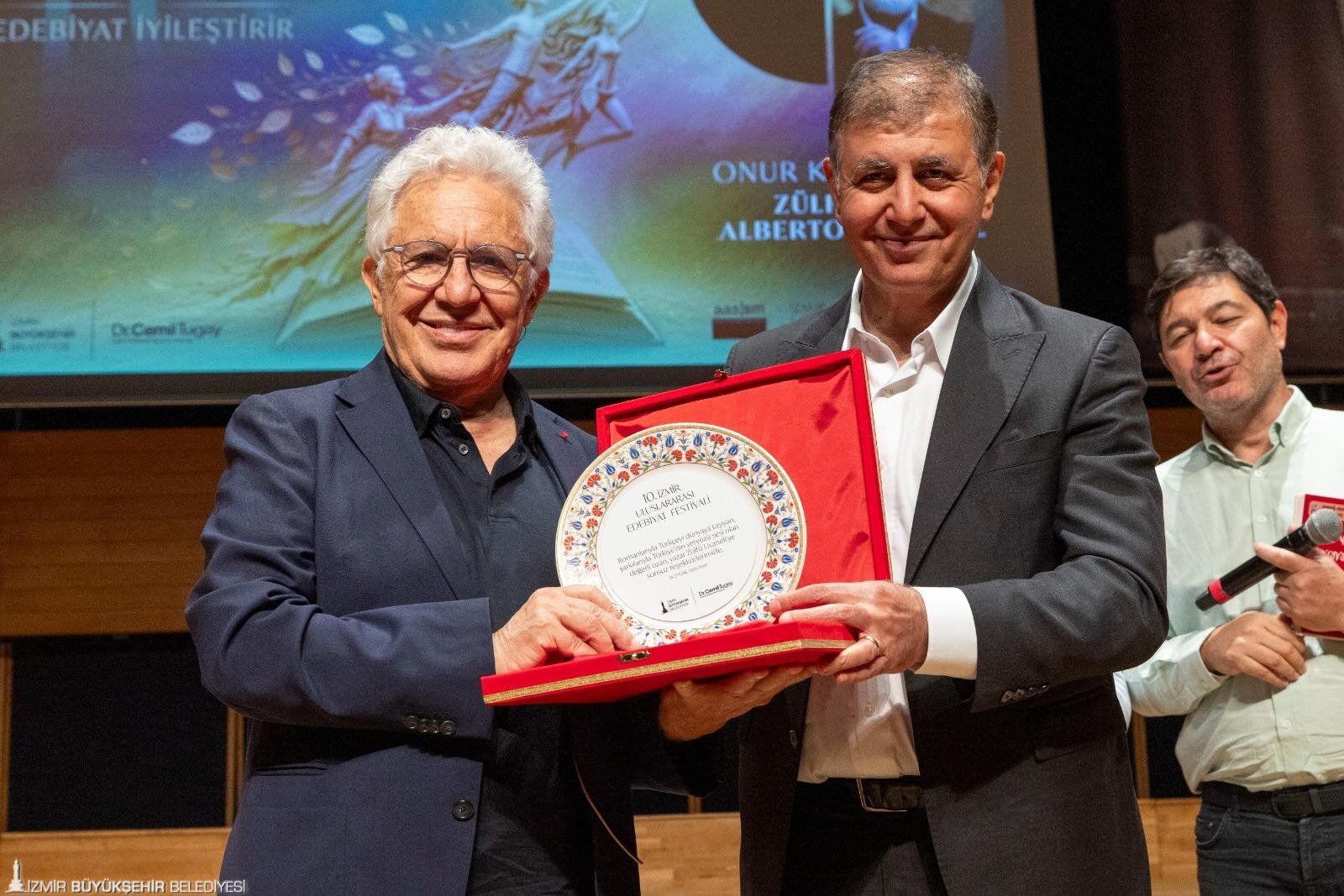 İzmir Edebiyat Festivali Başladı “Edebiyat Iyileştirir” (1)