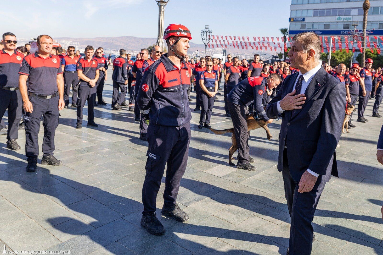 İzmir İtfaiyesi 103 Yaşında! Başkan Tugay Mesleğinizde Birkaç Dakika Bir Hayata Denk Geliyor (5)