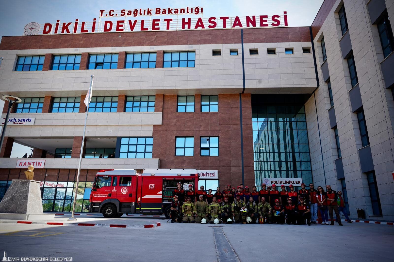 İzmir Itfaiyesinden İtfaiye Haftası'nda Gerçeği Aratmayan Hastane Tatbikatı (1)
