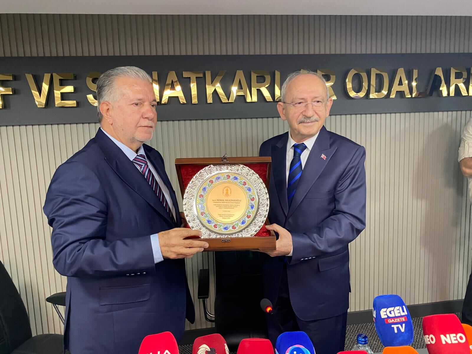 İzmir’de Kılıçdaroğlu Esnaf Teşkilatı Ile Buluştu (5)