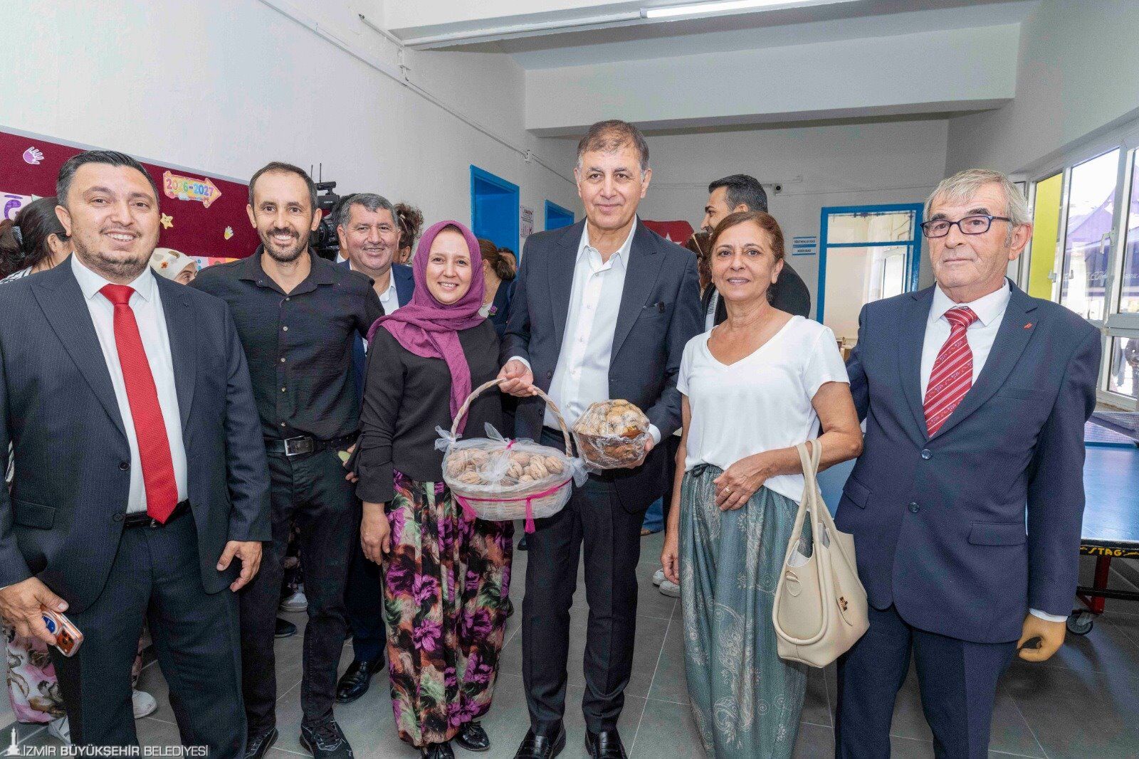 İzmir'in Dağ Köyünde Çifte Sevinç Kızıloba İlkokulu Yenilendi (2)