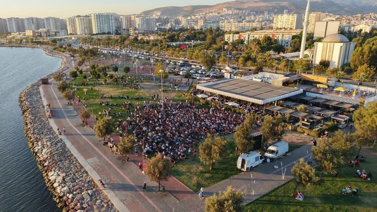 İzmirliler Şampiyonluk Coşkusunu Yaşadı2