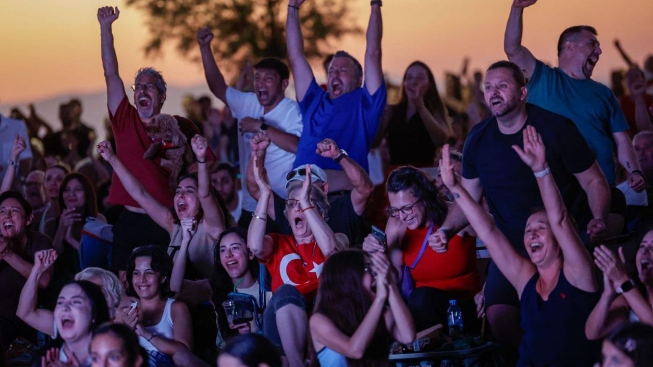 İzmirliler Şampiyonluk Coşkusunu Yaşadı3
