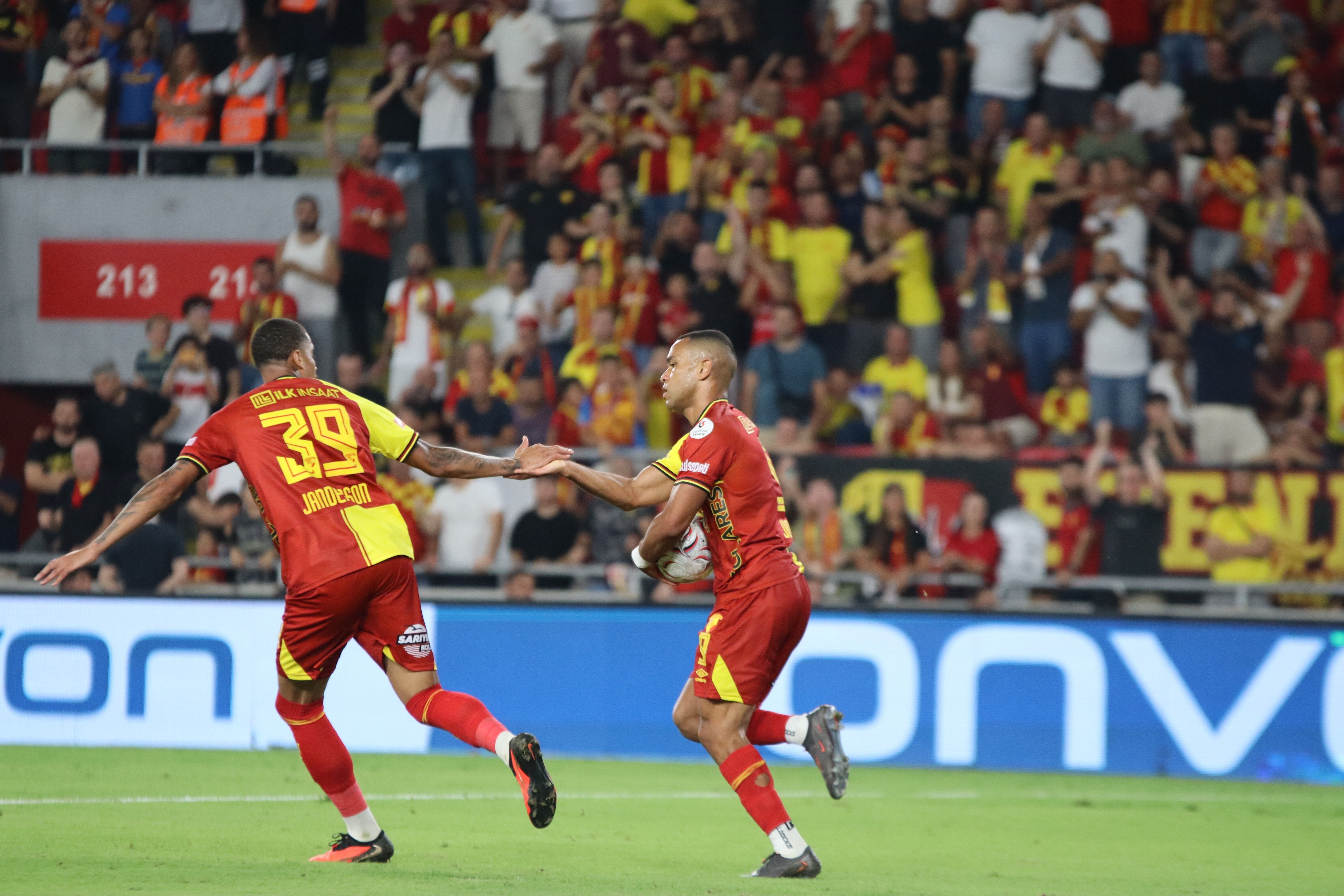 Juan Sorumluluk Aldı Göztepe’nin Gol Yükünü Üstlendi! (2)