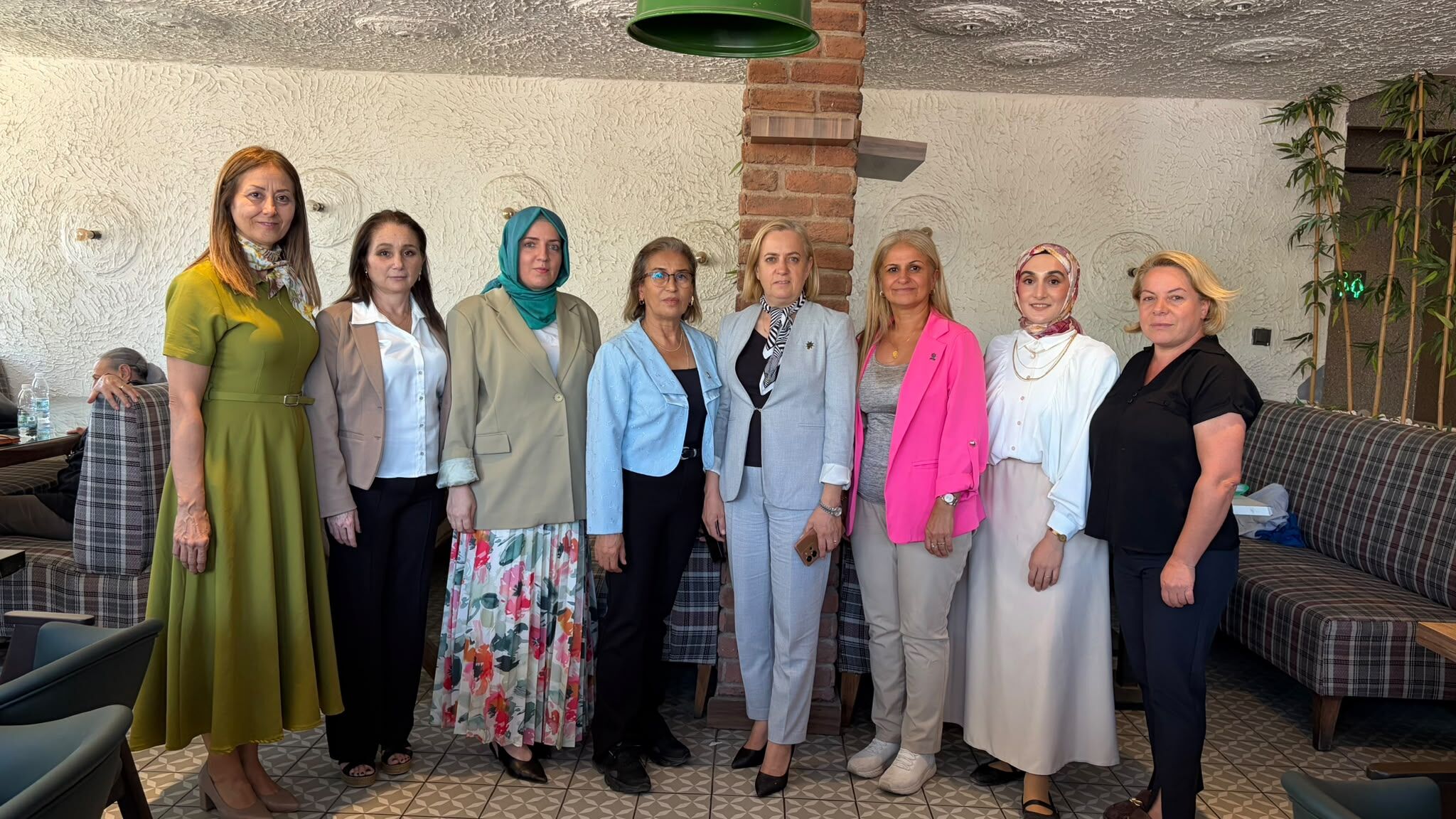 Kadın Kolları Sahaya Hazırlanıyor Ak Parti İzmir Yol Haritasını Belirledi (5)